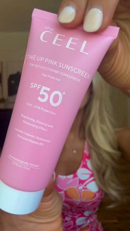 an essential part of your summer makeup routine 🧴🤍 @theceelcom pink sunscreen!  #theceel #benaturallybeautiful #sunscreen @Shop.LTK #liketkit liketk.it/xx 

#LTKFindsUnder100 #LTKFindsUnder50 #LTKBeauty