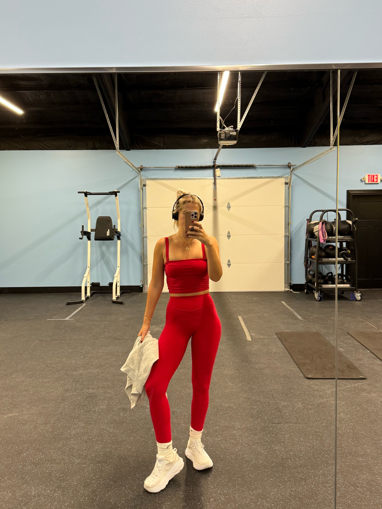 one of my most work workout sets ON SALE!!  — size xs in both top + bottom :) + no front seam on leggings! my top is not available in red so linking the exact top & also similar tops in the same color 

#LTKActive #LTKFitness #LTKStyleTip