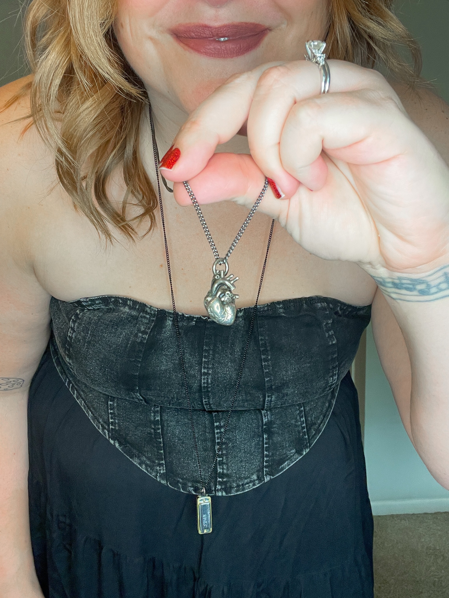 Etsy finds are the best because I am normally a basics enthusiast who shows my personality through my accessories 

#supportlocalartists #etsycreatorco #etsyfinds 

#LTKStyleTip #LTKMidsize #LTKPlusSize