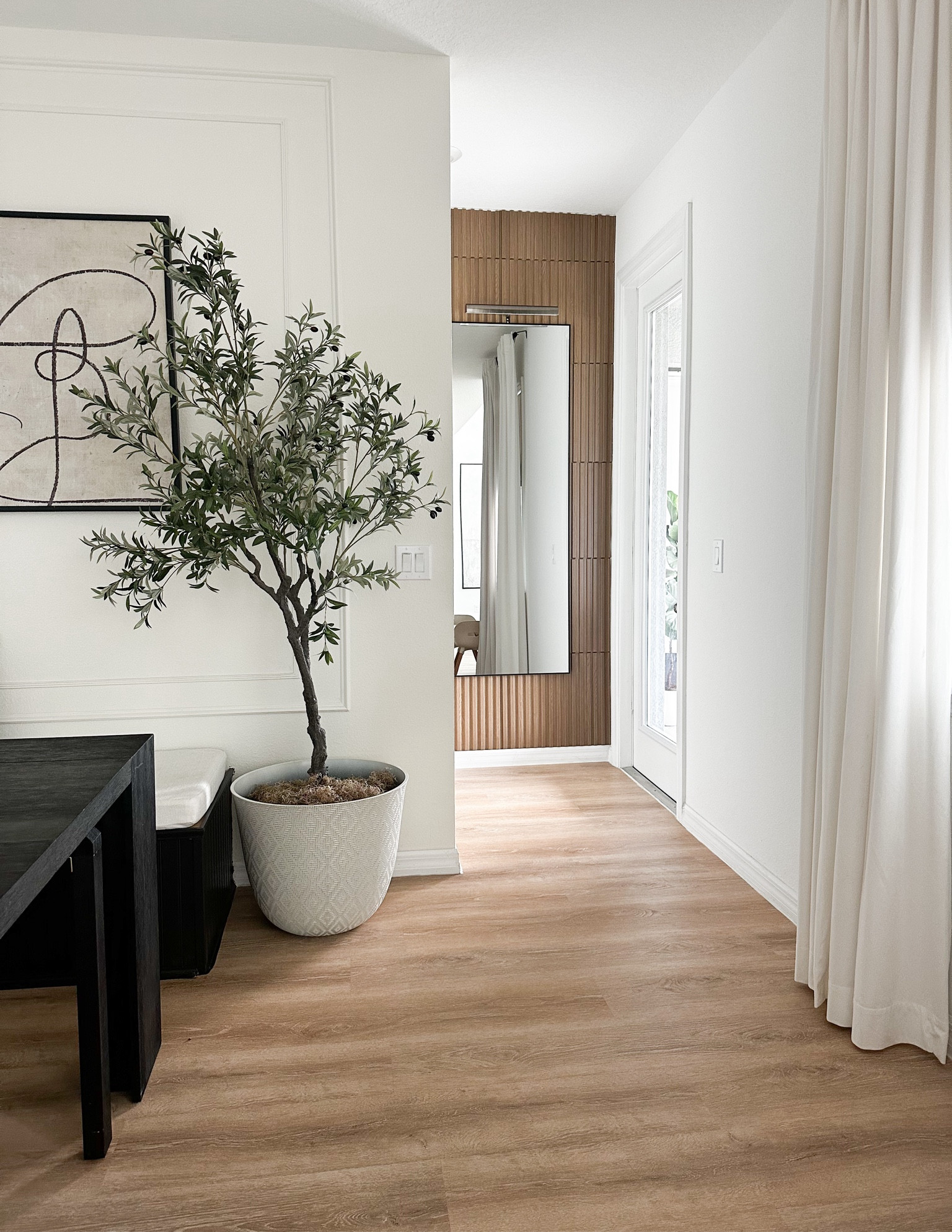 Home 🤍

DIY home
DIY accent wall
Peel and stick wall tiles
Faux olive tree
Affordable home decor
Luxe for less home
Olive tree
Viral olive tree
Faux wood slats 
White curtain drapes for less
Vinyl floor
Vinyl planks floor


#LTKHome