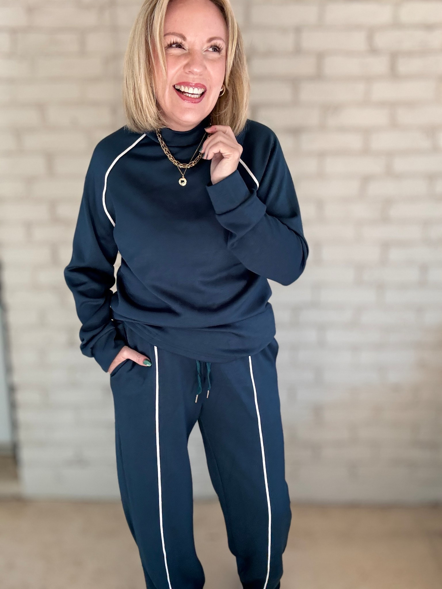 Medium 

#LTKGiftGuide #LTKSaleAlert #LTKOver40