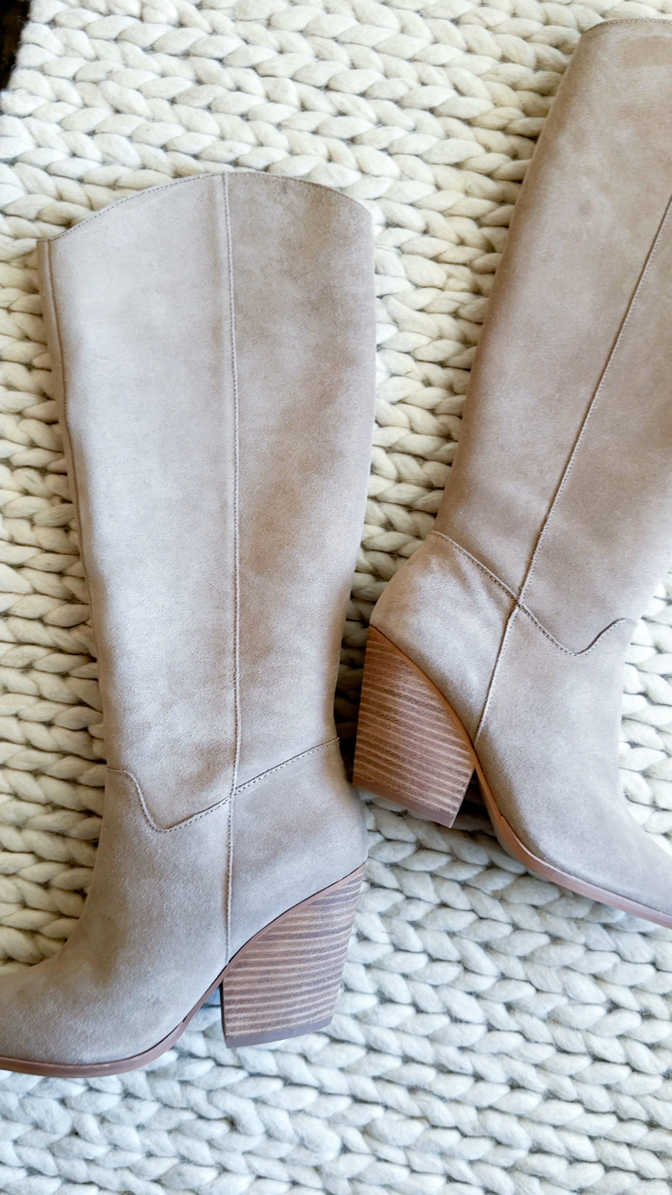 Grabbed these fun suede knee high boots to style with summer shorts & dresses. They are currently on sale & come in a wide + extra wide calf option. 

Vince Camuto Boot - Tan Boot - Tall Boot - Summer Shoe Trends - Concert Outfit Idea - Cute Boots 


#LTKWatchNow #LTKSaleAlert #LTKShoeCrush