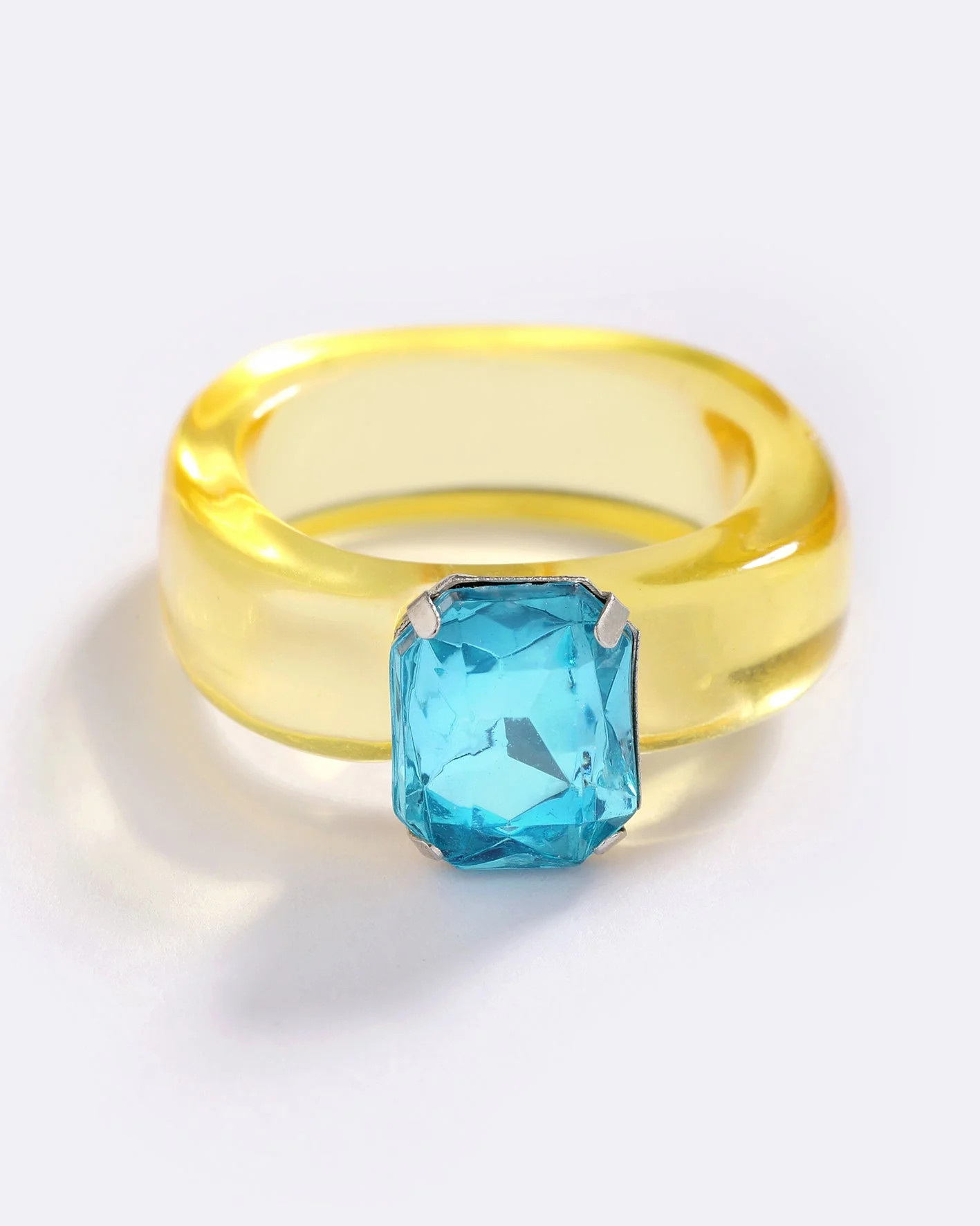 ILLUSION RING | Emma Pills