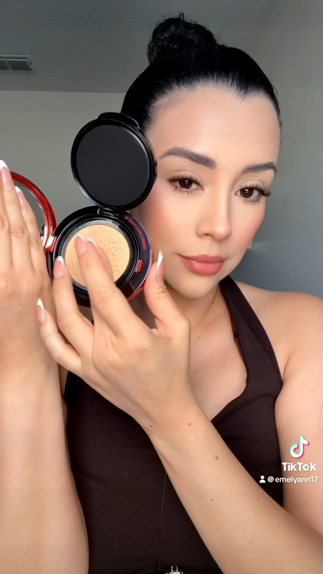 Filter perfect skin with a foundation ! 
#1 Korean foundation and u can see why! The coverage is amazing! 

@espoir_official_us #espoir #espoircushion