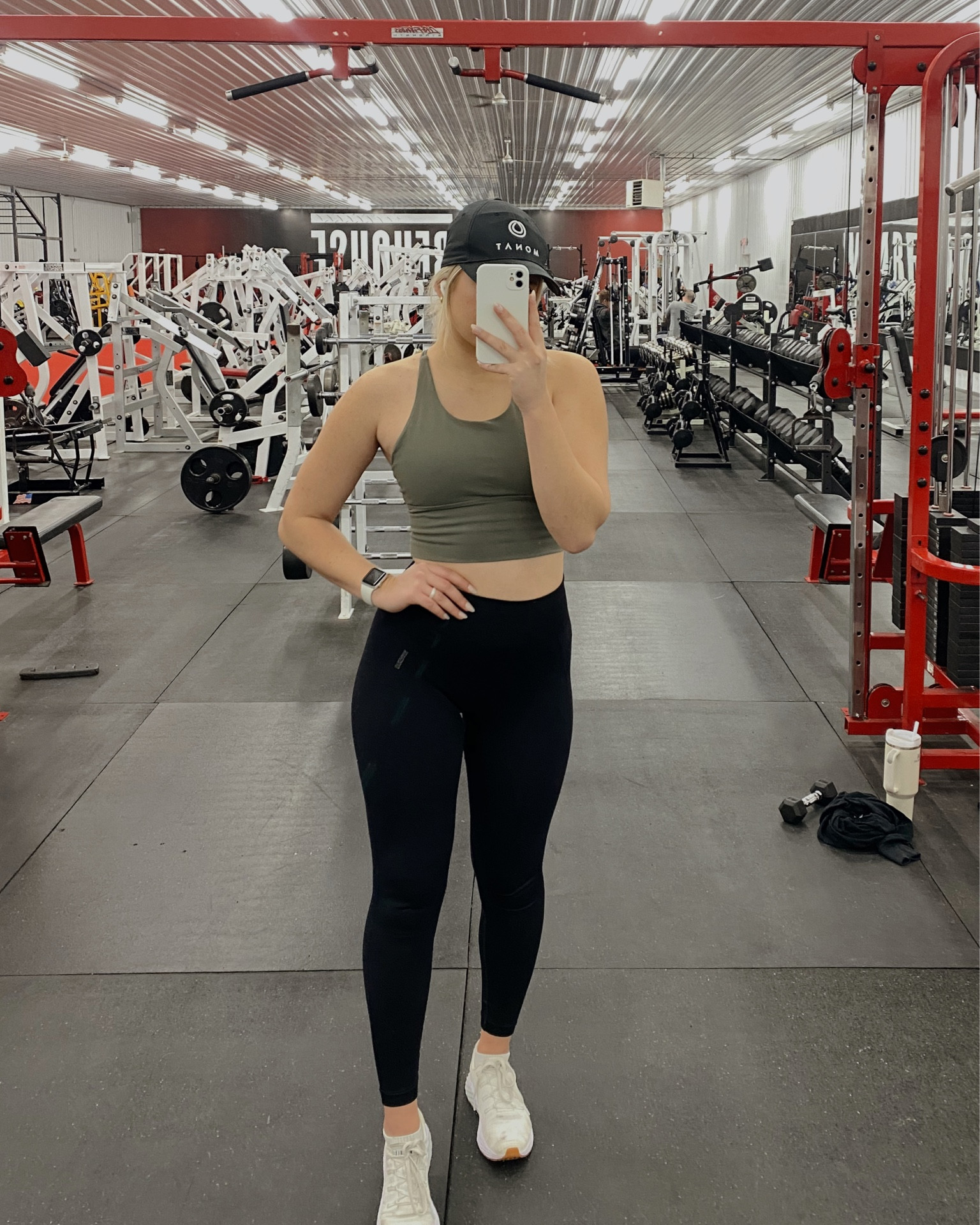 upper body day gym girl fit 🤍
dri-FIT hat from nike 
top (i can’t find the expat one so linking a similar one from amazon) 
leggings from gymshark 
shoes from nobull
watch & airpod pro’s from apple

#LTKfitness #LTKshoecrush