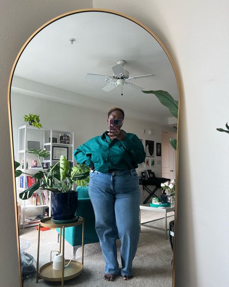 Love this green poplin button up form Abercrombie and Fitch, it’s an oversized fit so i love that and it is currently on sale so I love that even more! And of course, my favorite relaxed 90s jeans 😍 I think this would also make a great gift for someone who’s looking to add quality basics to their wardrobe  

#LTKSeasonal #LTKcurves #LTKGiftGuide