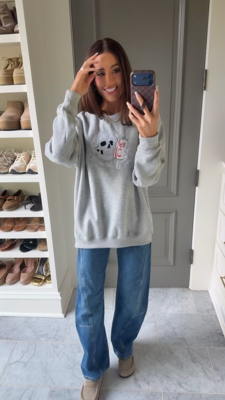 Wearing a large in sweatshirt

#LTKootd #LTKSeasonal #LTKmomlife