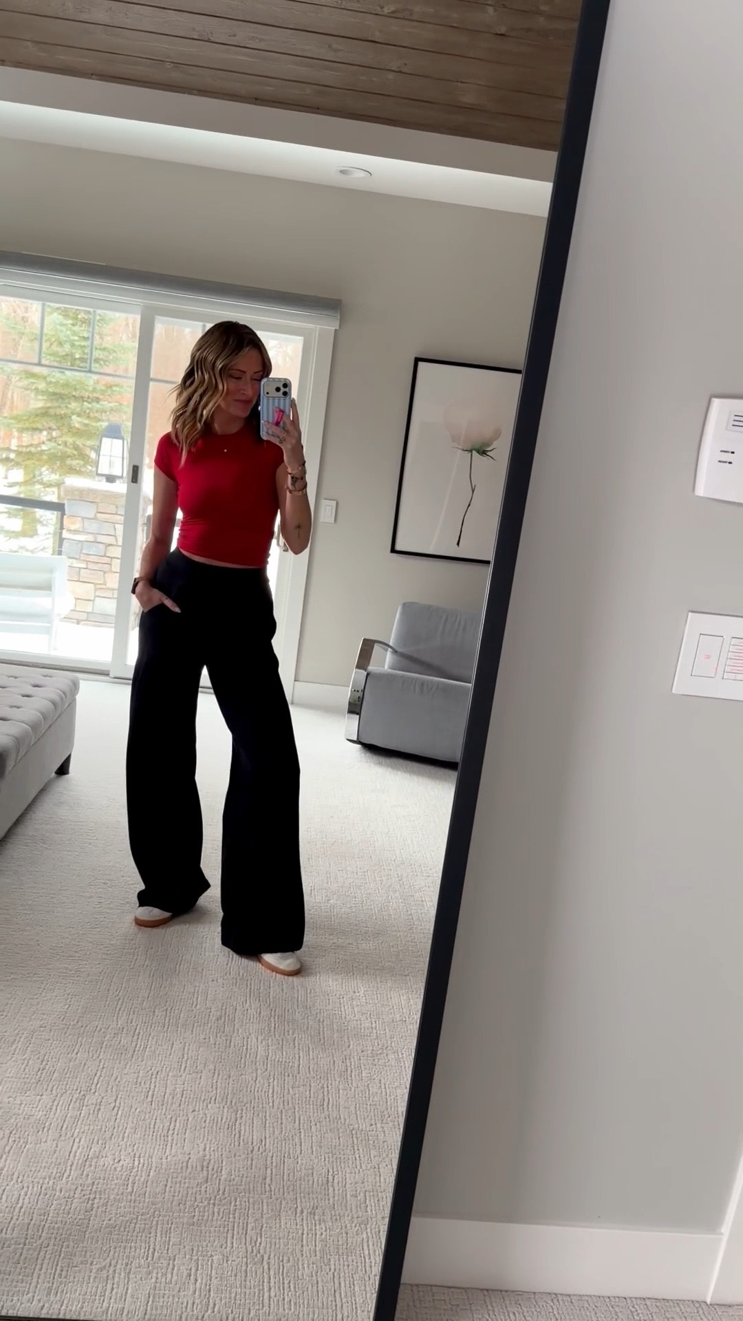 Sporty mom outfit ideas and what to wear to a full day of practice 
Soccer tournament weekend outfits 
And black comfy wide leg pants 