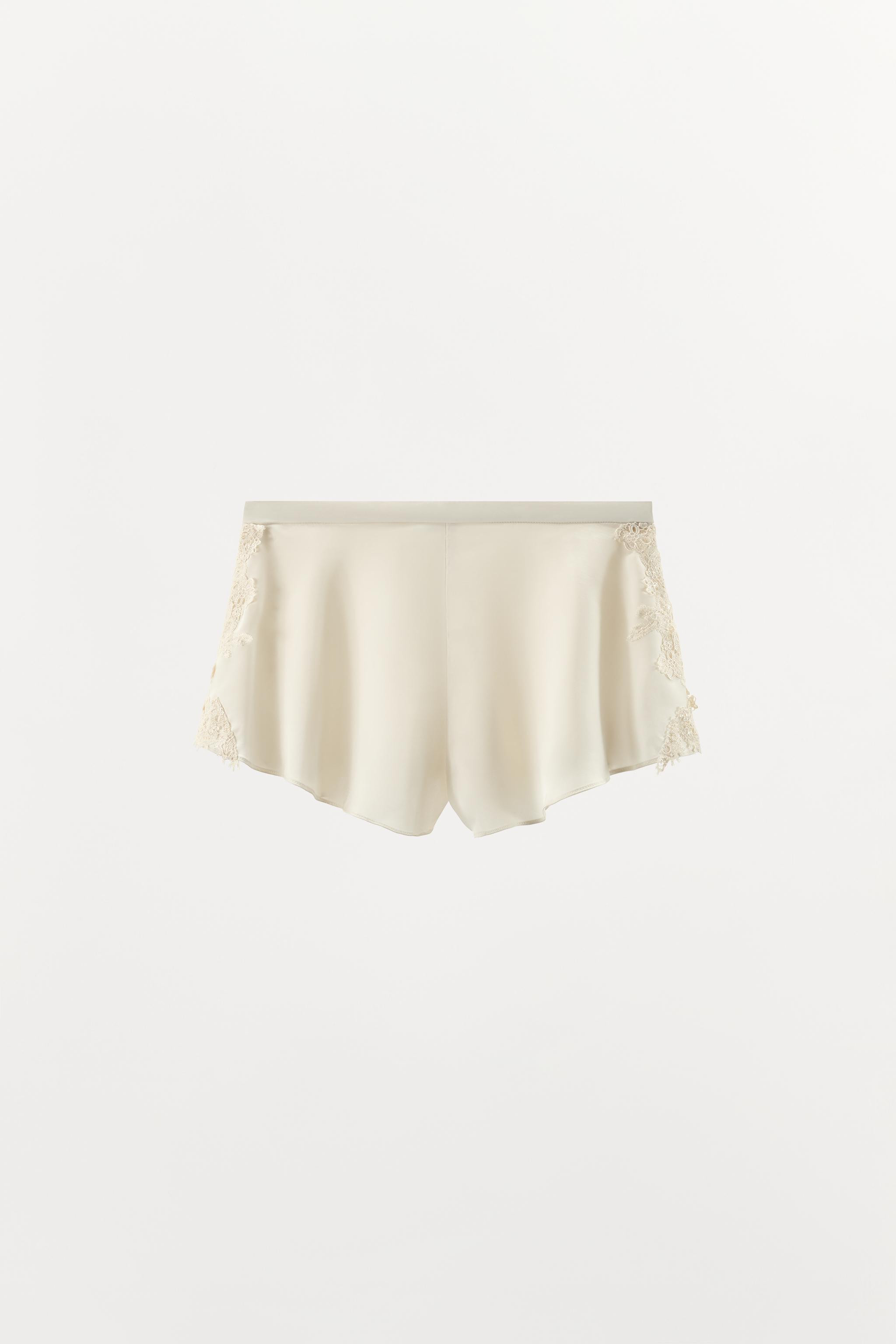 ZIJDEACHTIGE SHORT MET KANT | Zara US