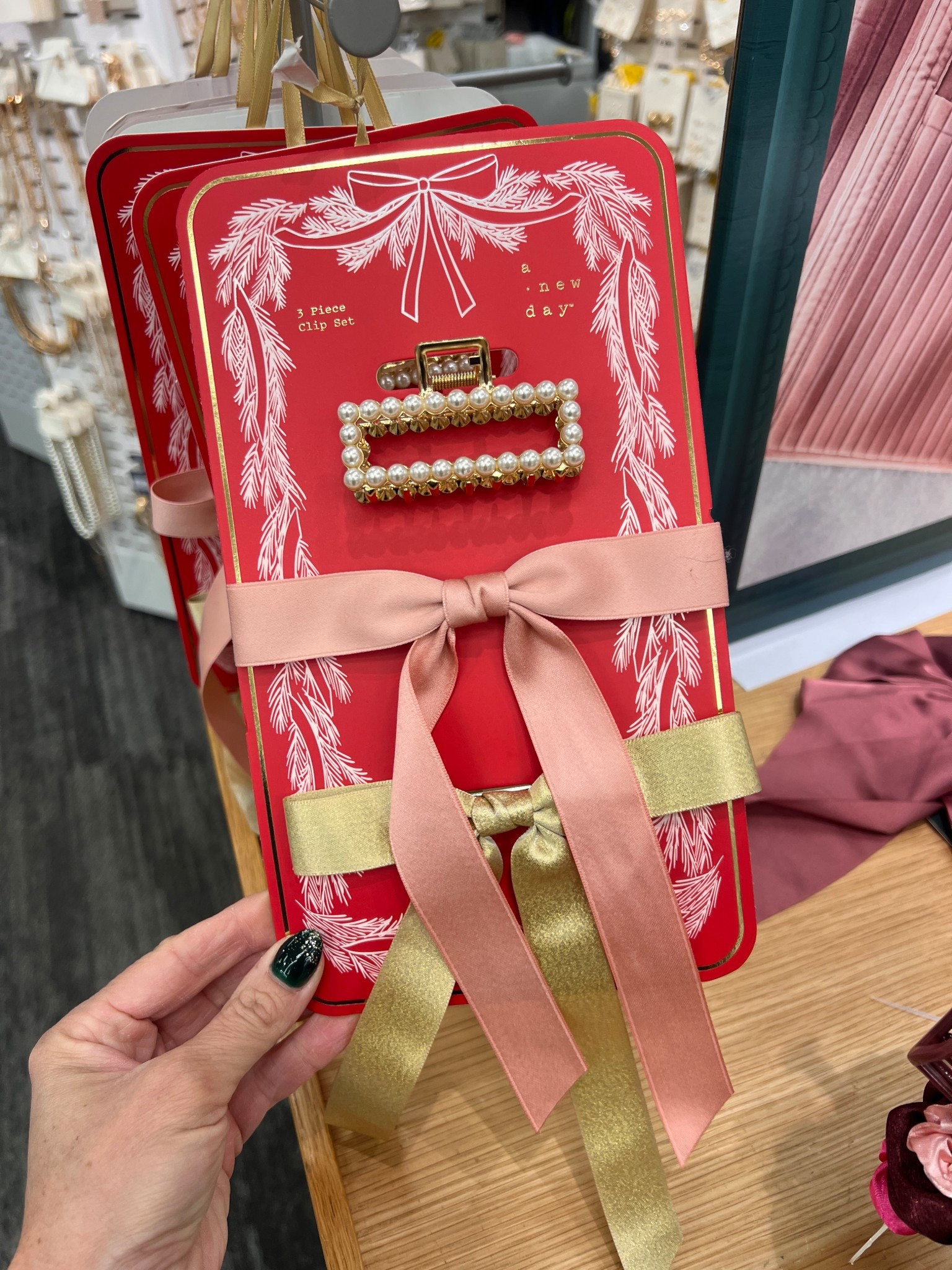 Hair clip accessory sets that make the perfect last minute gift!



#LTKHoliday #LTKGiftGuide