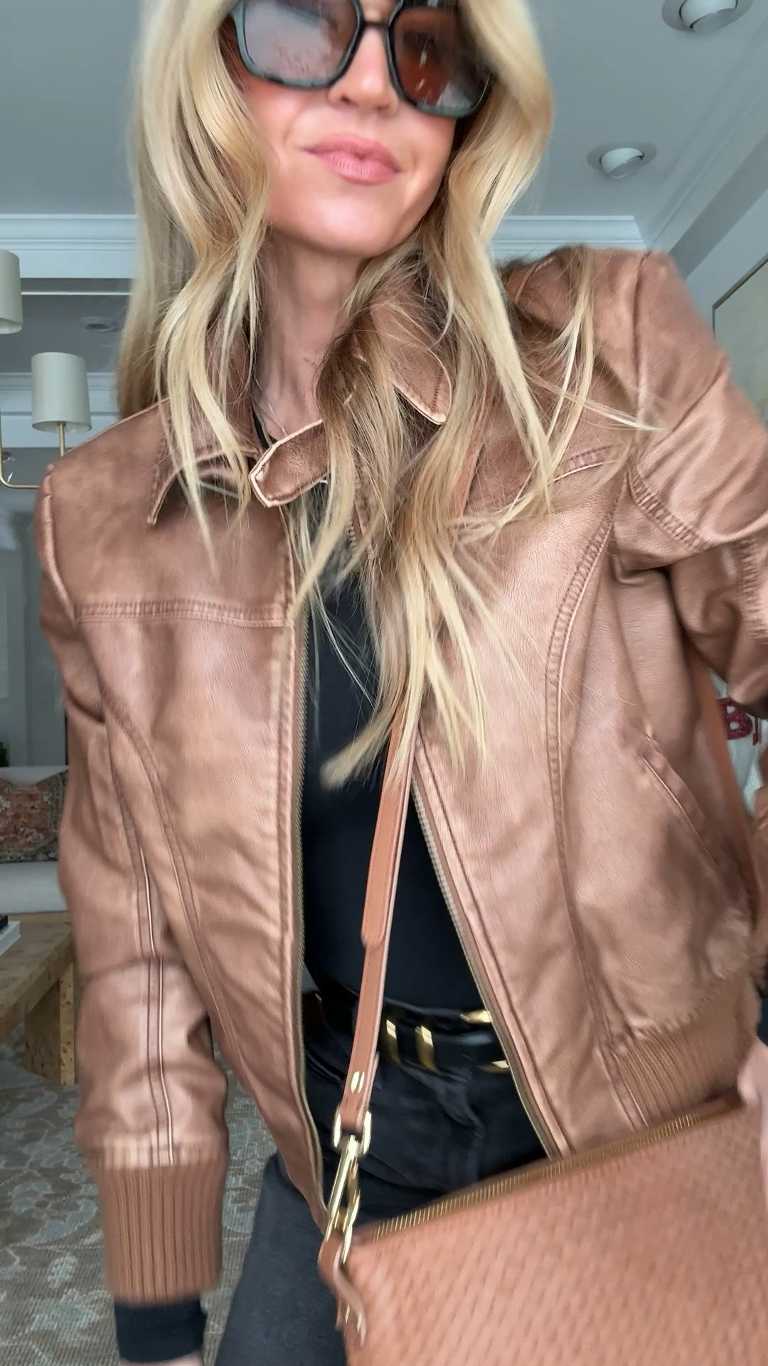 #AbercrombiePartner @abercrombie has some great new pieces, from
classic to holiday.

Bomber jacket: runs small, wearing a Med
Black top: runs TTS, wearing a s
Black jeans: runs TTS 

#LTKseasonal #LTKstyletipS