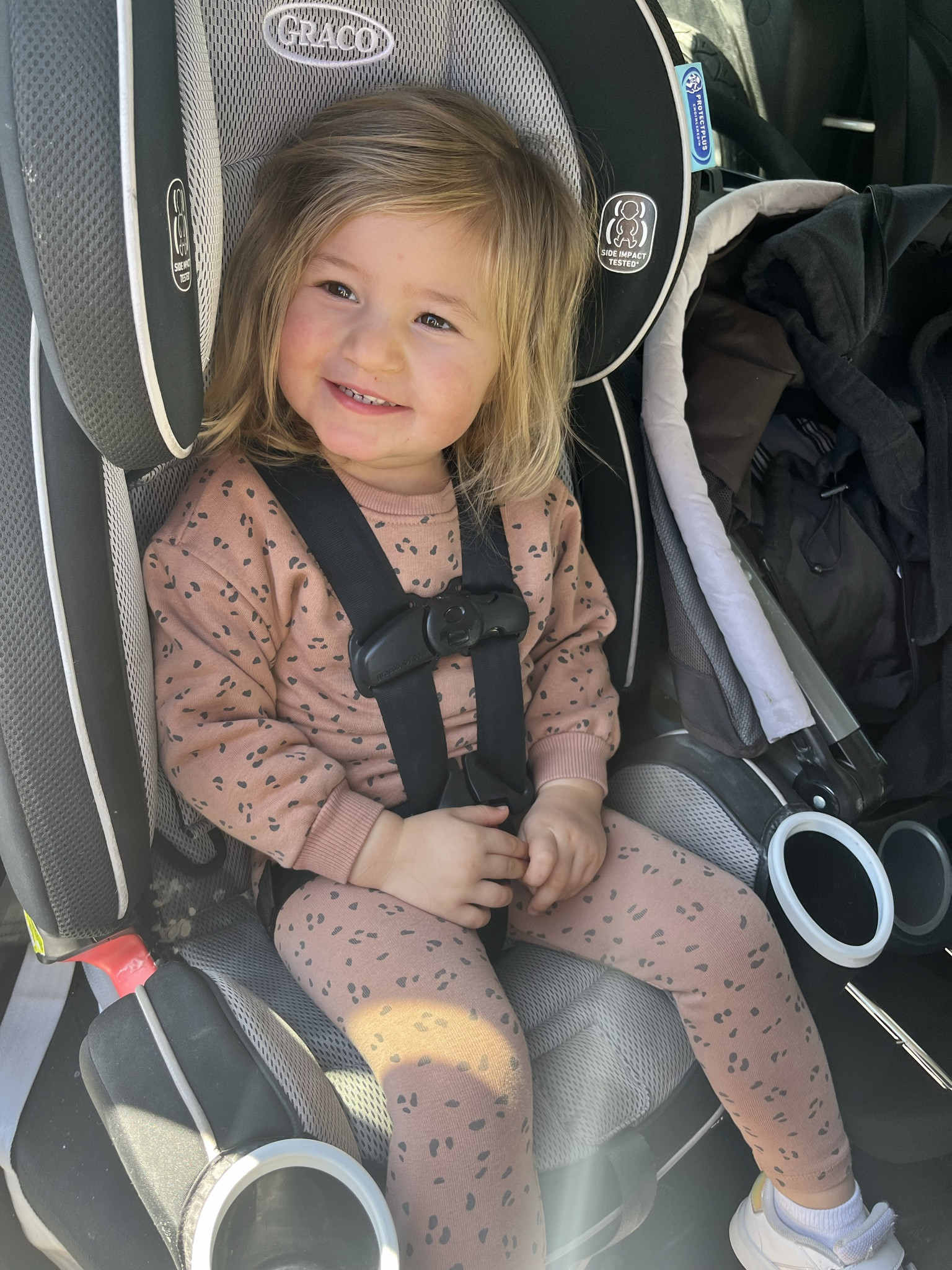 We love a good two piece sweatshirt set for this cold weather. 

#LTKSeasonal #LTKHoliday #LTKkids