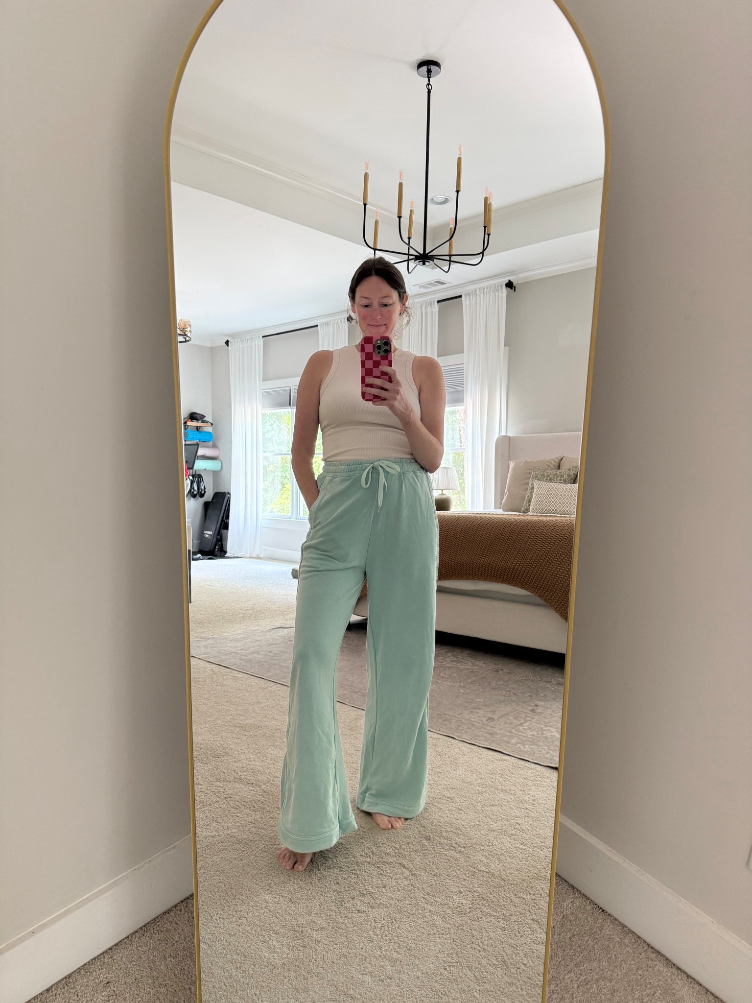 Comfy summer sweatpants 

#LTKBump #LTKSeasonal #LTKFindsUnder50