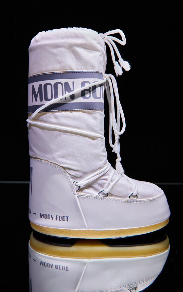MOON BOOT White Classic | Pretty Little Thing (Australia & New Zealand)