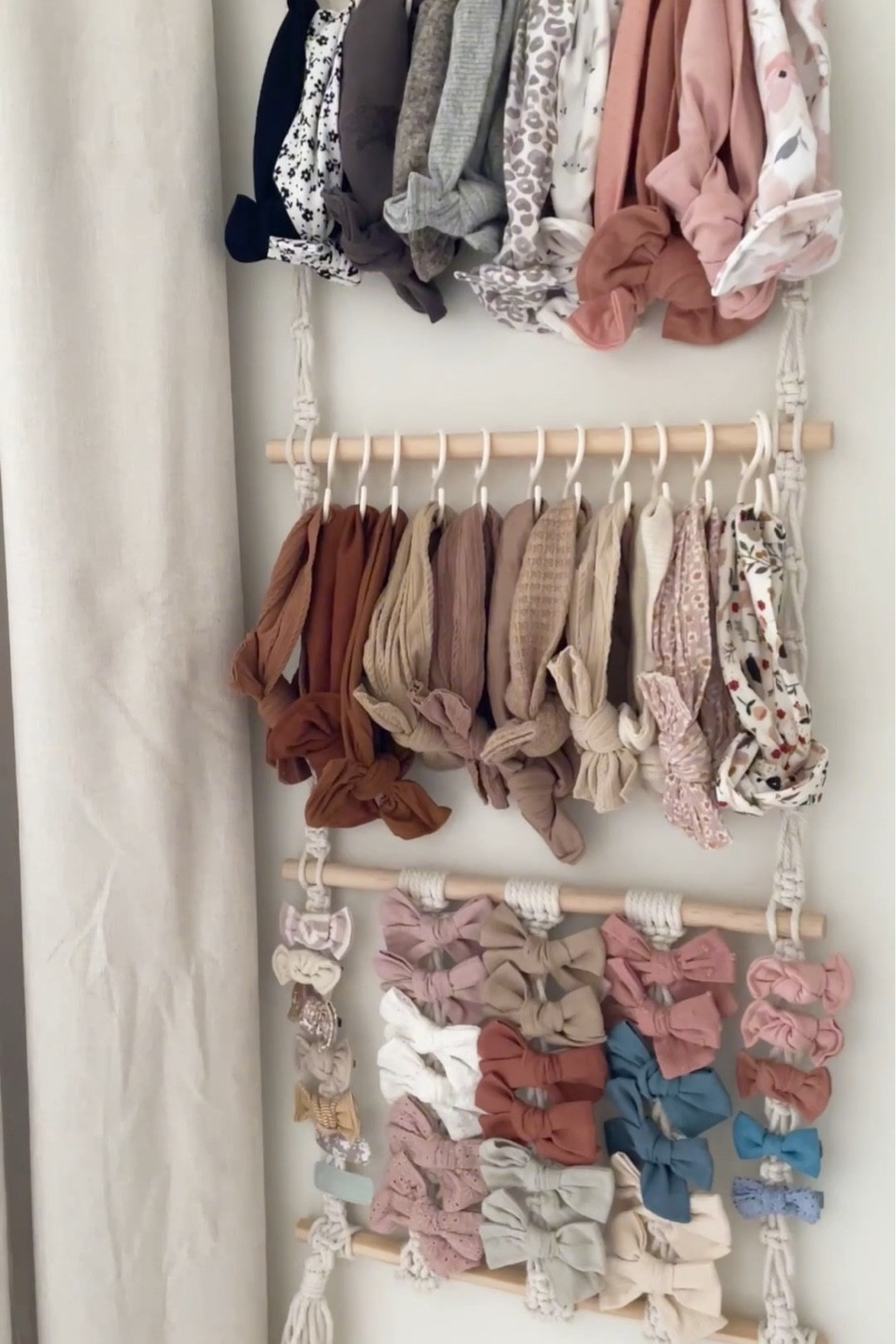 boho bow holder 👧🏼
.
.
.
#amazonfind #amazonfinds #bohonursery #neutralnursery #boworganization #hairacessories #nurseryideas #nurseryinspo #girlmom #amazonorganization #organizationfinds #canadianmom #bowclips #toddlerhairaccessories #bowstorage #canadianlinks #amazoncanadafinds

#LTKbaby #LTKbump #LTKkids
