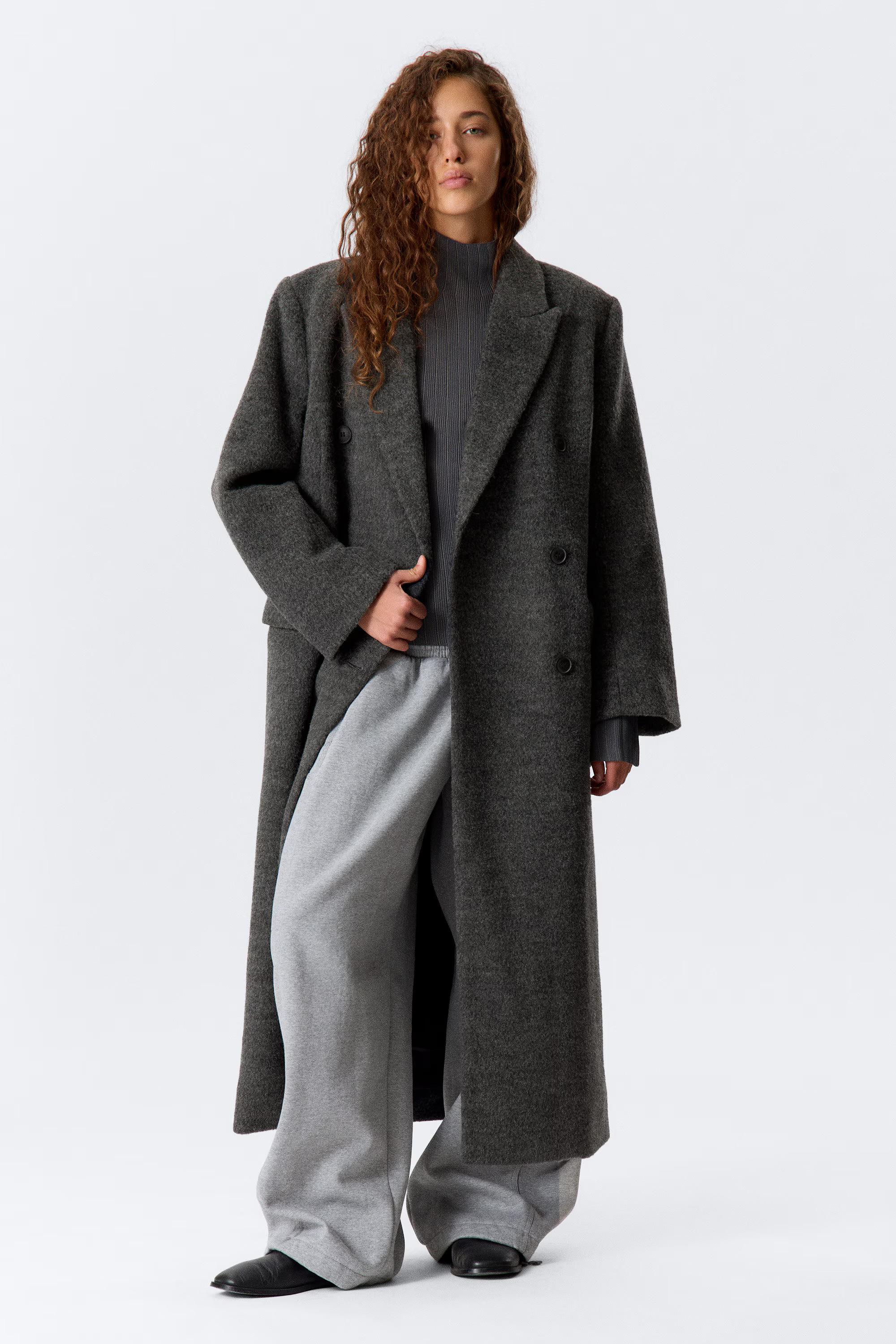 Flauschiger Oversize-Mantel aus Wollmix | Weekday
