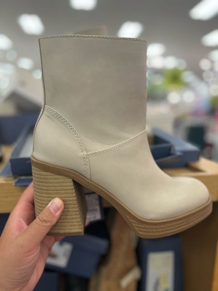 Cream colored platform booties for under $50 that will transition well from fall into winter! 

Pair with jeans, dresses, or fun flirty skirts for a look that is on trend.



#LTKSeasonal #LTKshoecrush #LTKunder50