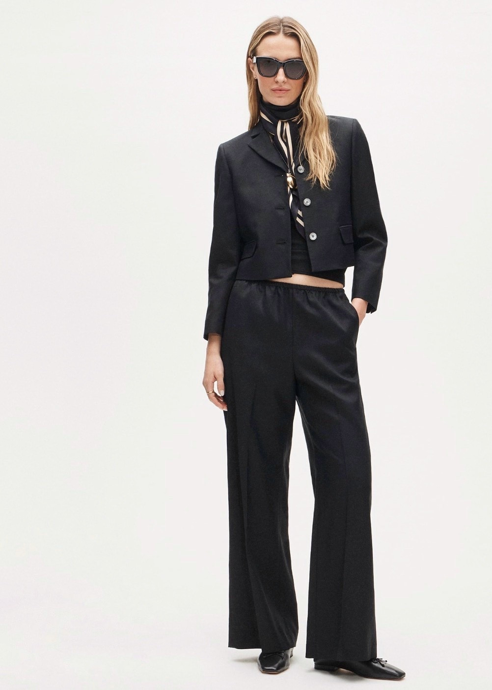 These linen pants are on sale. No drawstring! So good I may buy another color! 