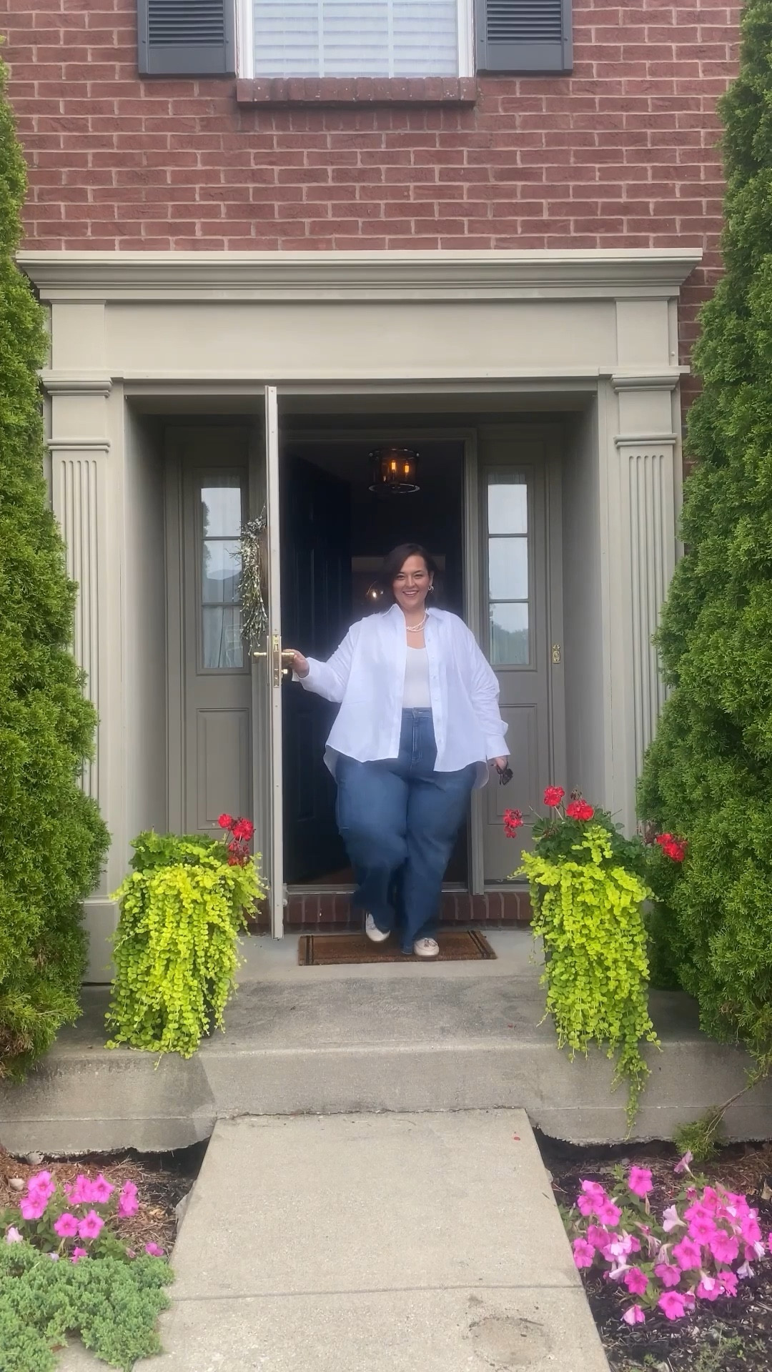 #LaneBryantPartner I have FALLen in love with Lane Bryant’s Fall collection! I’m being mindful these days about only adding items to my wardrobe that I will wear nonstop and I can tell you THESE ARE THAT! A classic black v-neck sweater, stunning patterned dress, the perfect wide leg jeans and adorable accessories will be staples in your wardrobe all season long (and beyond)!

#LaneBryant @LaneBryant


#LTKplussize #LTKfindsunder100 #LTKSeasonal