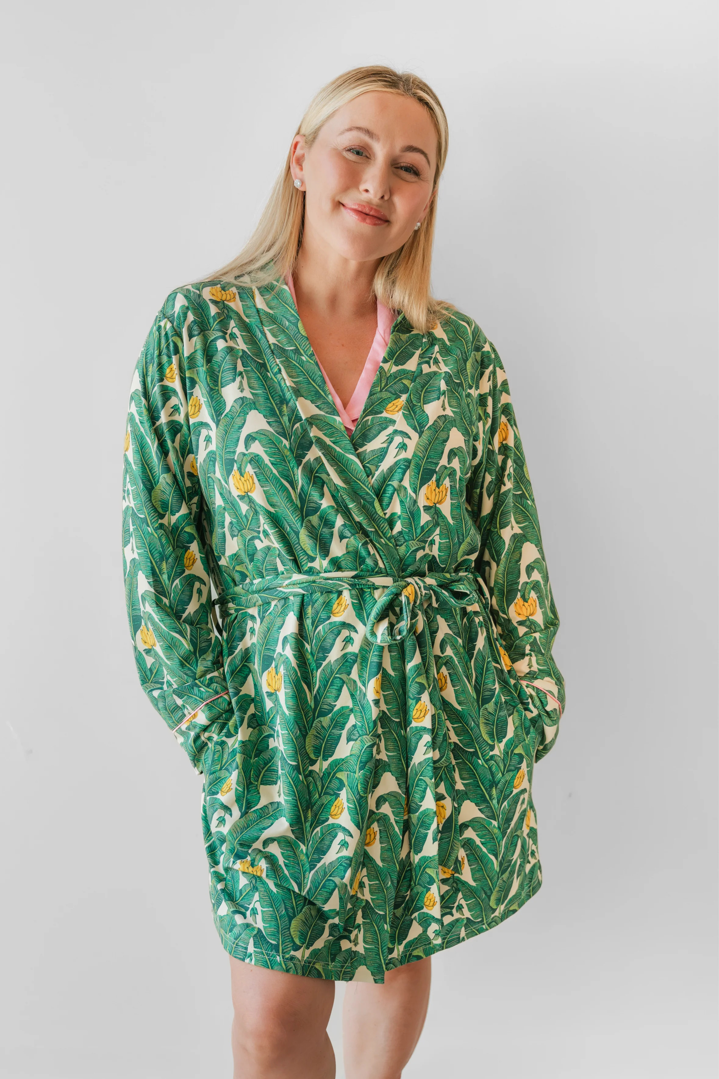 Palmera with Pink Piping Short Robe | In My Sundays