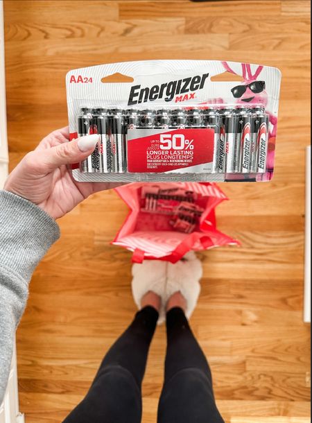
#AD Am I the only one that had to go load up on @Energizer batteries from @Target after the holidays? I didn’t think so! 



#Target #TargetPartner #Energizer

 


#LTKU #LTKfamily #LTKhome