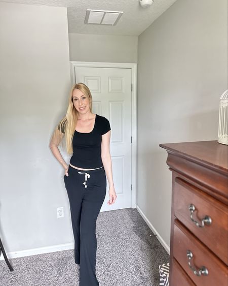 Short tee lounge set 
💗 wearing size small
💞 has a lot of stretch 
💞 great for traveling and running errands in 

#LTKtravel #LTKstyletip #LTKfindsunder50