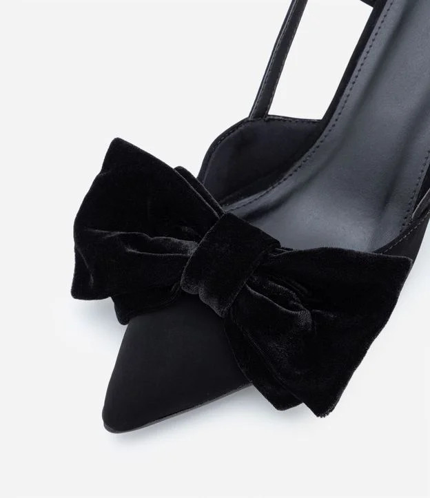 Sapato Scarpin Slingback com Laço de Veludo Preto | Renner (BR)