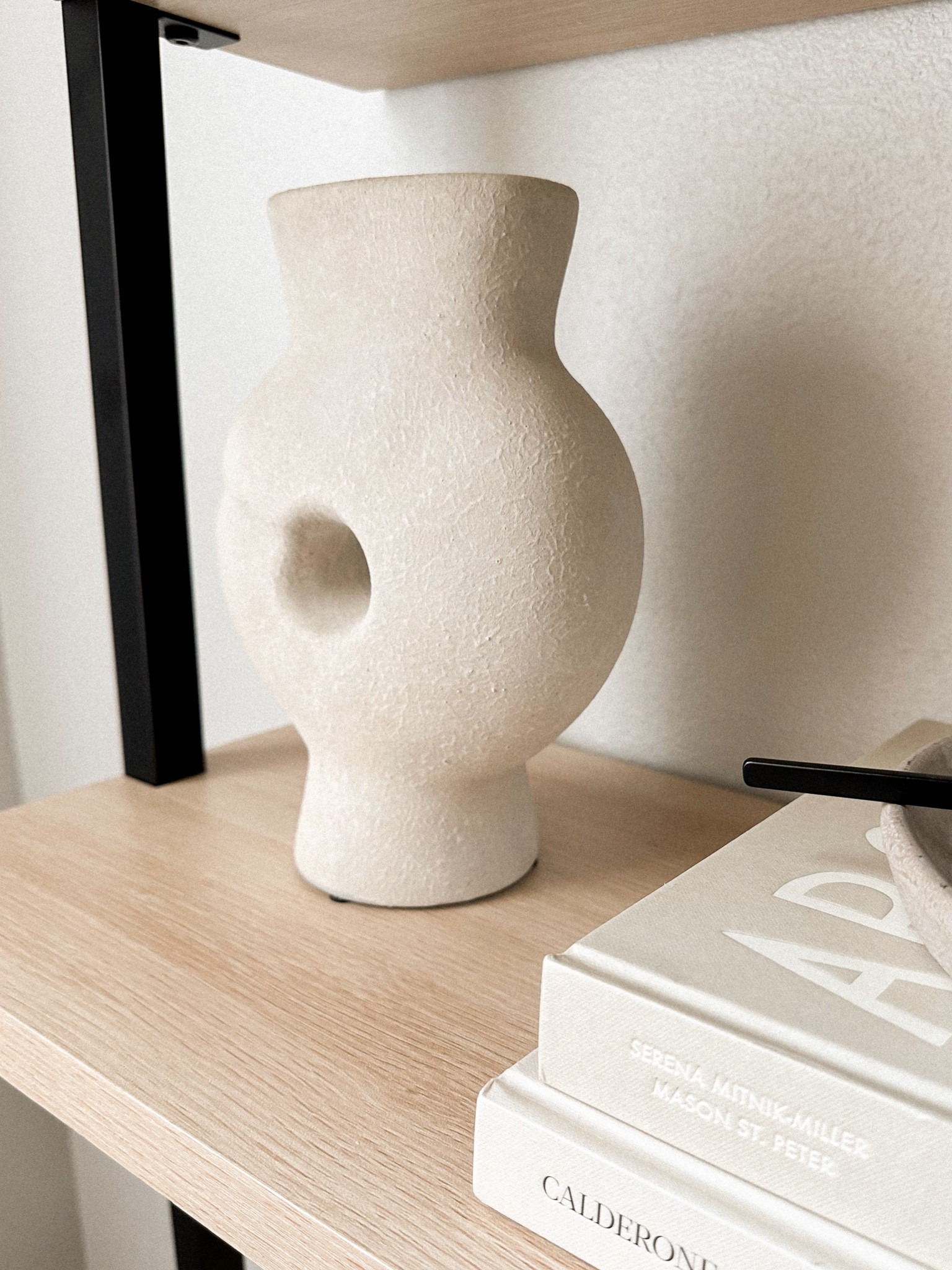 Pepper + Vetiver Vase
#ad
@pepperandvetiver

Neutral Home
Organic Modern

#LTKunder100 #LTKFind #LTKhome