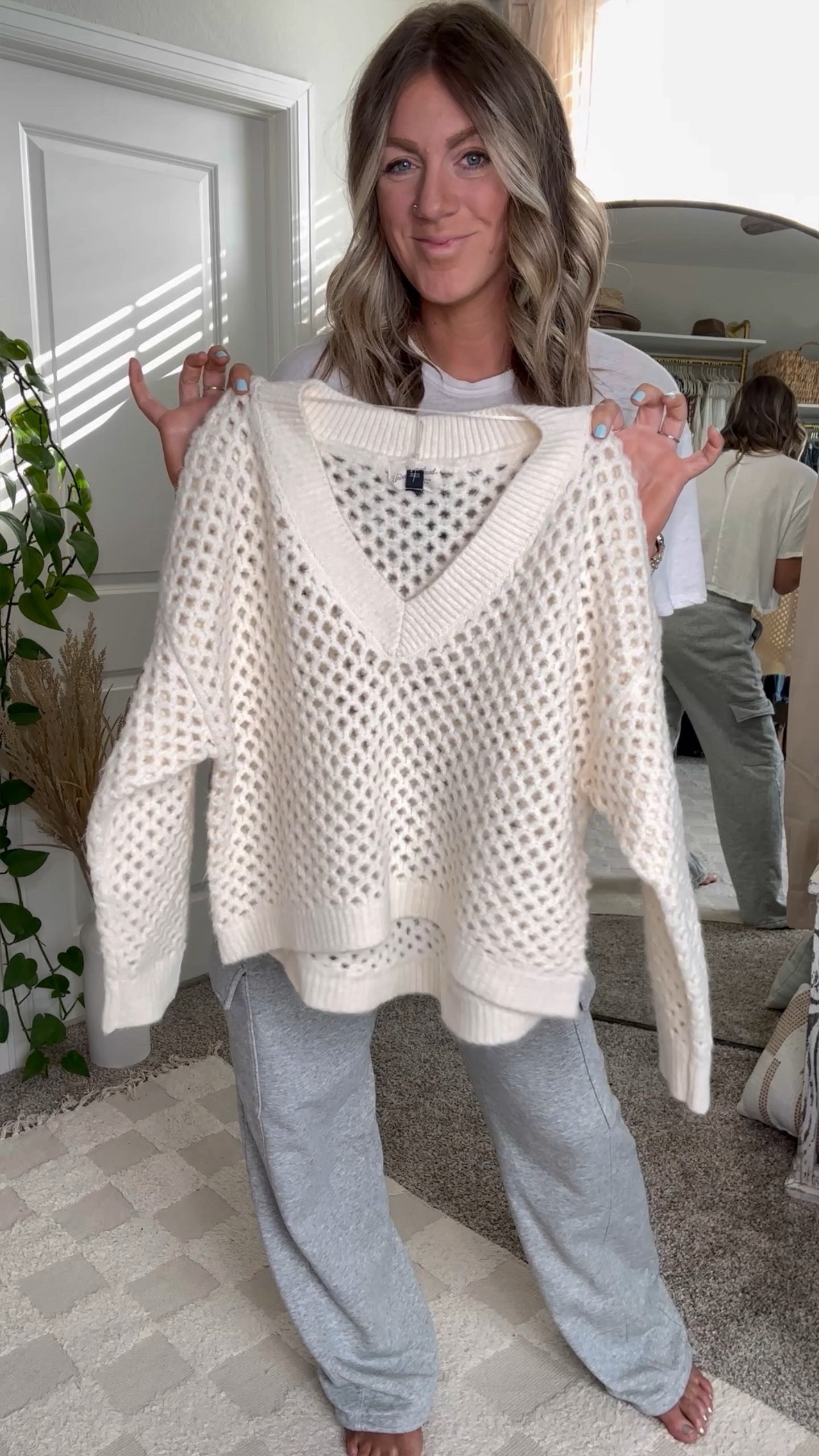 Open knit sweater styled 5 ways
Sized up to an XL for a more oversized fit, but can stay tts

Linen pants - medium
Denim shorts - 10/30
Skirt - medium
Denim overalls - medium, run big, size down!
Wide leg jeans - sized up 31x34
Coral tank - medium


#LTKmidsize #LTKstyletip #LTKVideo