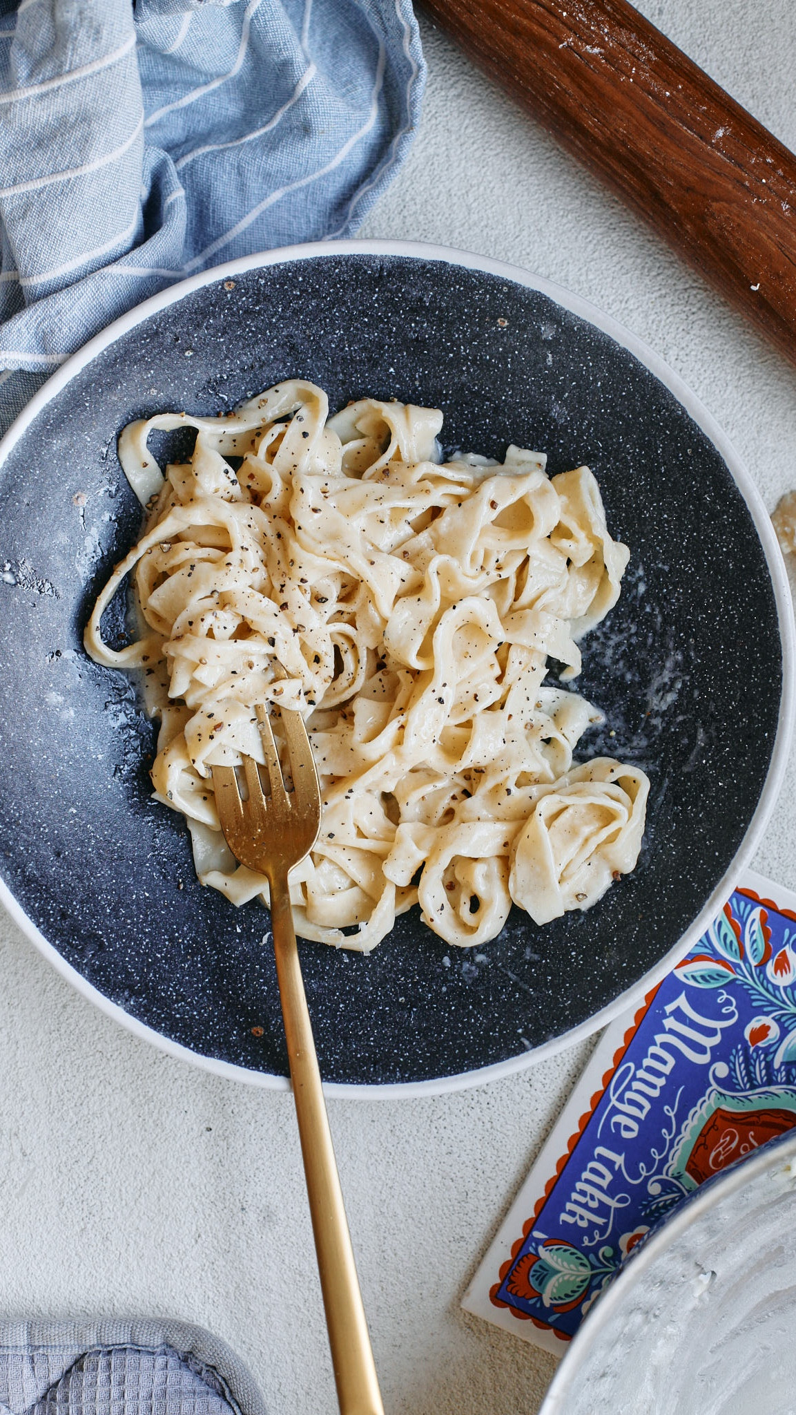 SINGLE SERVE Creamy Pasta Alfredo

For when you want to indulge in the perfect plate of pasta. A creamy, dreamy, pasta alfredo that absolutely hits the spot, every time.

I have the full recipe on my blog if you’d like to check out more details/print it out!

https://britacooks.com/single-serve-pasta-alfredo/

#homemadepasta #comfortfood #alfredosauce

#LTKHome #LTKFindsUnder100 #LTKSeasonal