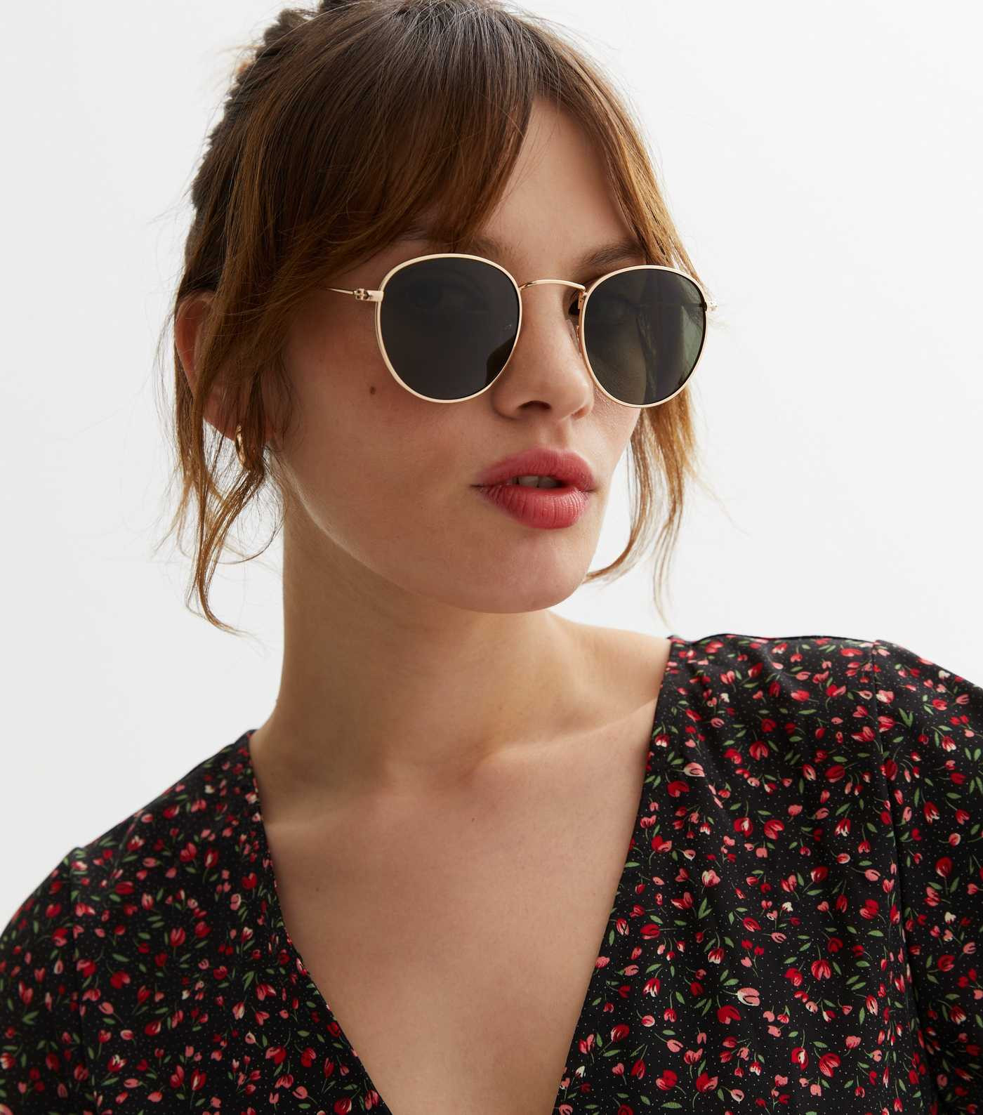 Gold Metal Round Frame Sunglasses
						
						Add to Saved Items
						Remove from Saved Items | New Look (UK)