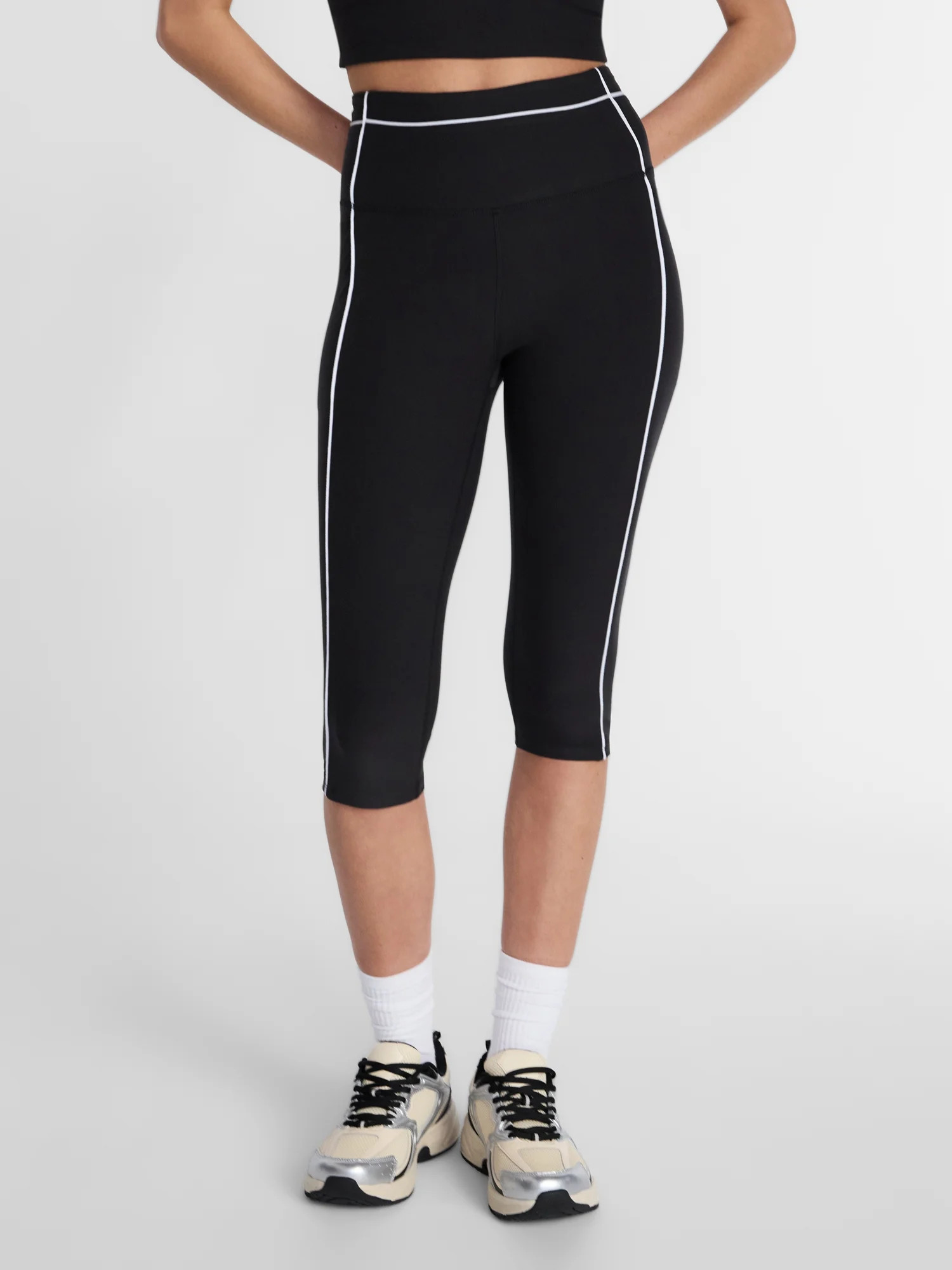 Athletic Works Women's and Women's Plus ButterCore Compression Capris, Sizes XS-4X - Walmart.com | Walmart (US)
