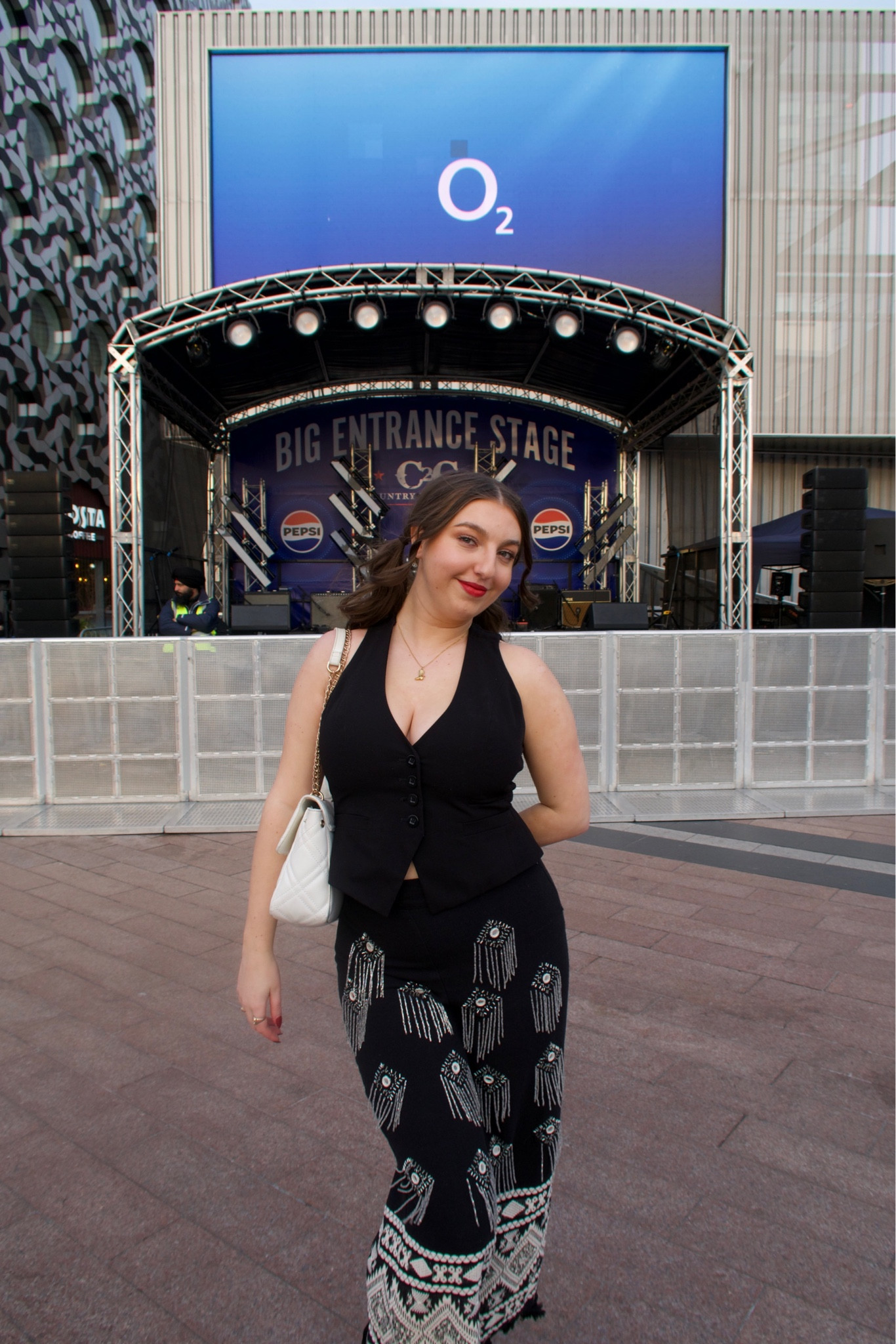 western inspired outfit for Country2Country 🤠

trousers: 5 years old from River Island
top: my nans old waistcoat!!
bag: old new look
boots: 2nd hand from Vinted but originally New Look 

#LTKeurope #LTKstyletip #LTKFestival