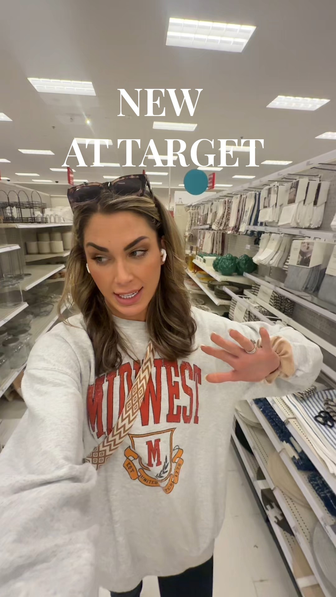 New at Target! 

Kitchen essentials that are must haves to make everything look cohesive. Remember you can’t have one thing out of place, like an ugly salt shaker on the counter, and expect it to look like Restoration hardware. Create repetition! 


•
•
Kitchen styling, target home, marble trays, cheese boards, gift ideas, holiday gift ideas, neutral kitchen decor 

#LTKHome #LTKHoliday #LTKGiftGuide