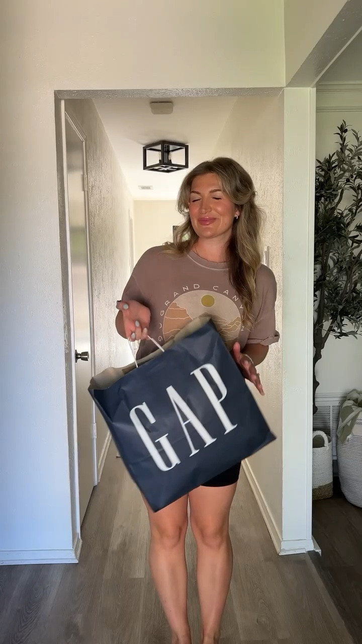 How I’m styling my Gap purchases! 40-60% off certain styles! Extra 60% off sale items! 

#LTKVideo #LTKSaleAlert #LTKStyleTip