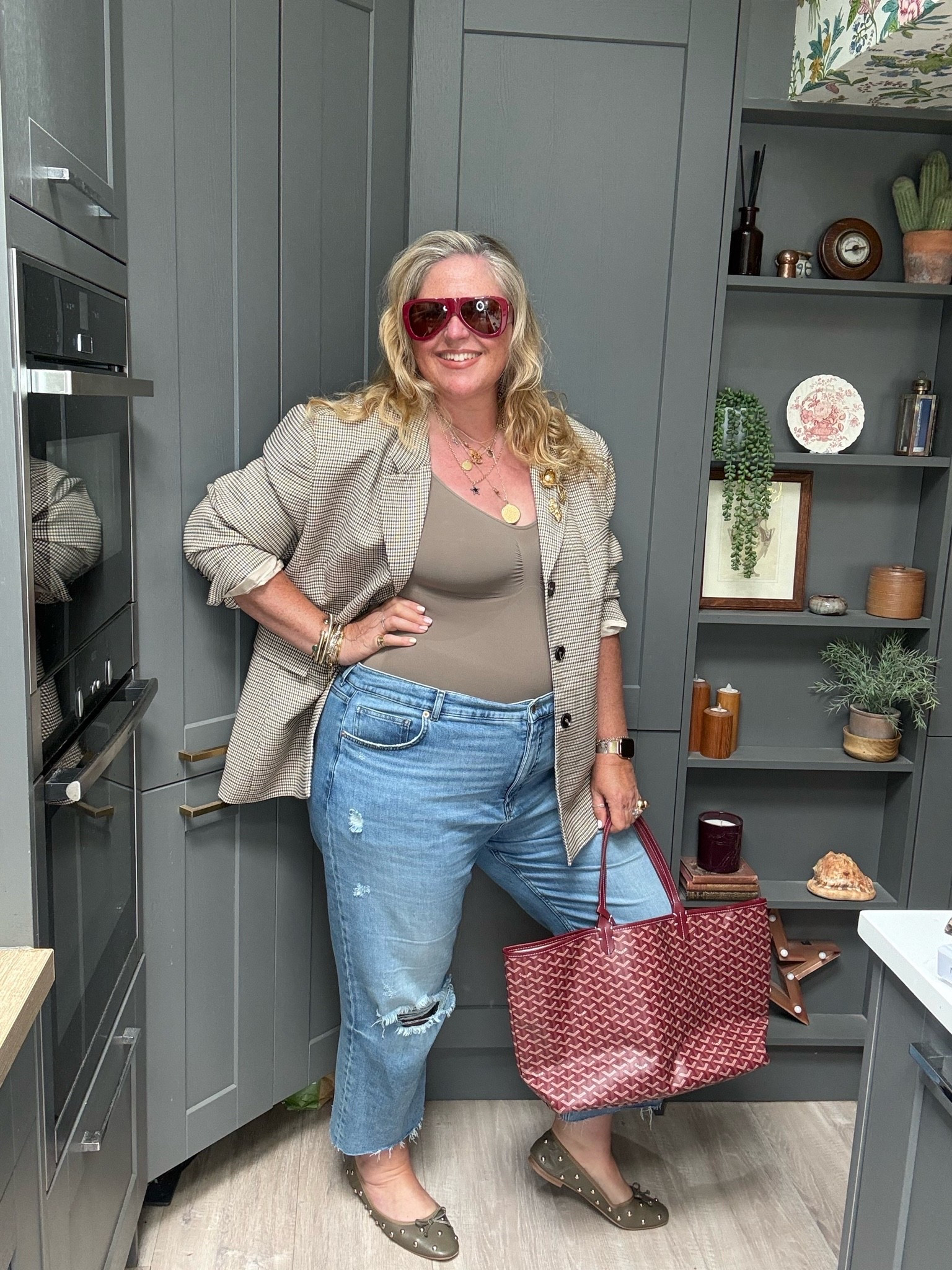 Shapewear, blazer, ripped jeans, ballet flats, burgundy tote, burgundy sunglasses

#LTKsummer #LTKplussize #LTKjeans