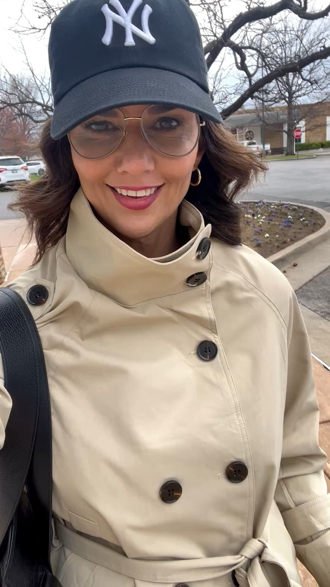 Perfect day to rock this cropped trench  