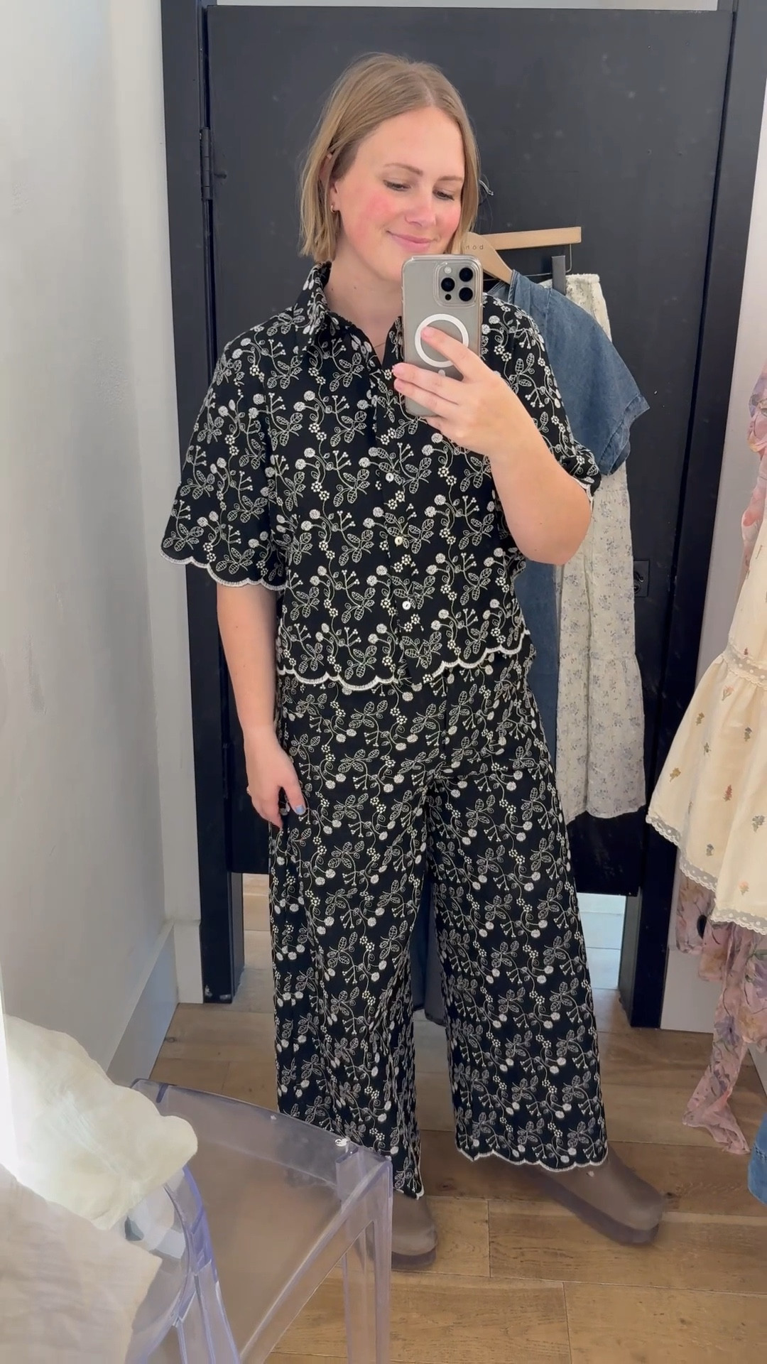 I loved the cream version of this Bohme set so much I had to go back and try on the black one. Now I can’t decide which one I love more 😍


Women’s fashion, spring fashion, mom fashion 

#LTKFindsUnder100