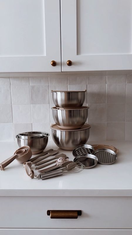 34% off this mixing bowl set! It comes with all of the kitchen accessories and utensils plus the interchangeable lids for grating and shredding! Such a great gift! 
Kitchen finds 

#LTKsalealert #LTKhome #LTKGiftGuide