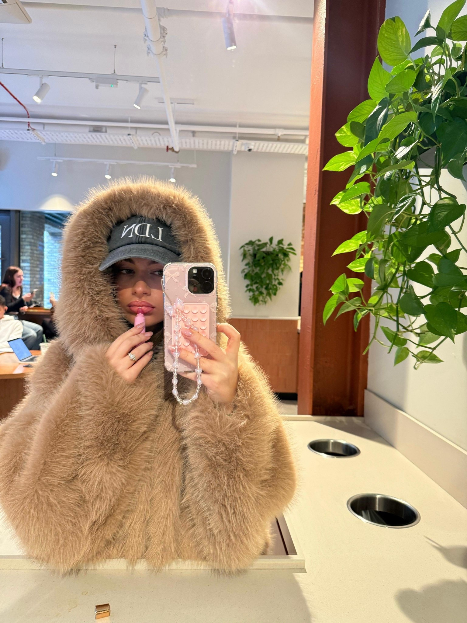 Faux Fur Coats🤎🐻


Fur Coats, Grey Cap, Charlotte Tilbury Lip Glosss

#LTKfestive #LTKuk #LTKwinter