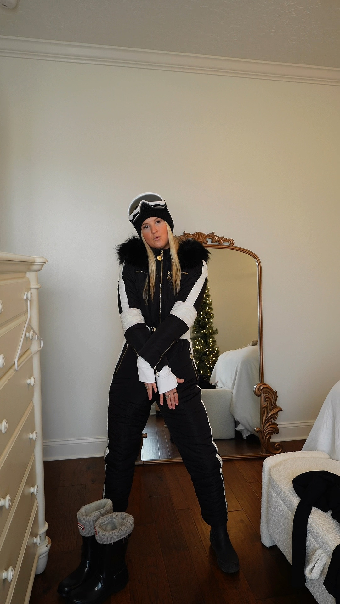 Snowsuit outfit with under layers ❄️🎿

#LTKActive #LTKU #LTKTravel #snowsuit #lululemon #skioutfit #snowboardingoutfit #amazonfinds #apresski

#LTKSeasonal #LTKWatchNow #LTKStyleTip