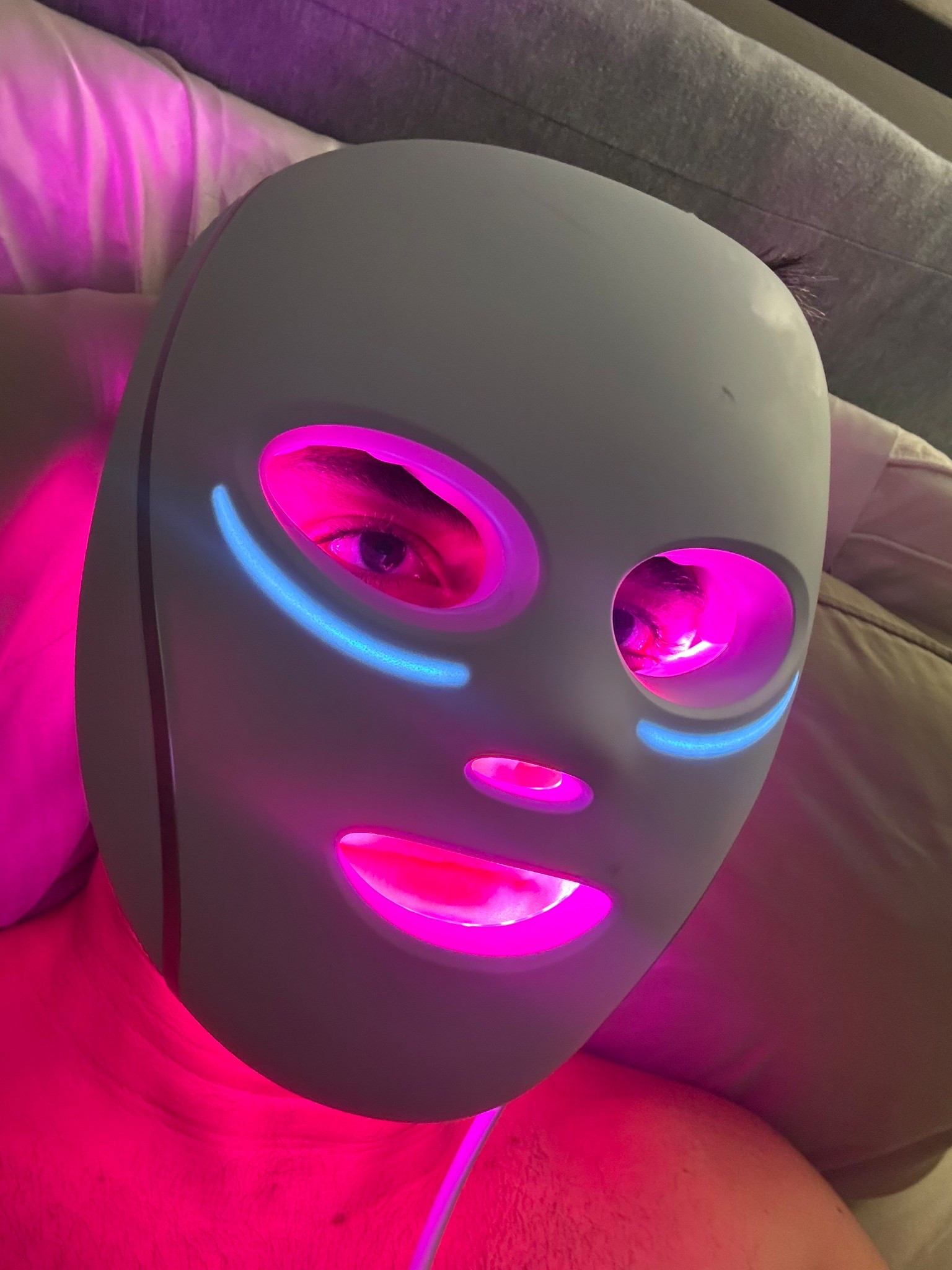 Perfect for the holidays. The Shark LED + Cryo mask always tames my breakouts and keeps my skin fresh and helps to delay aging marks!

#LTKTravel #LTKBeauty #LTKGiftGuide