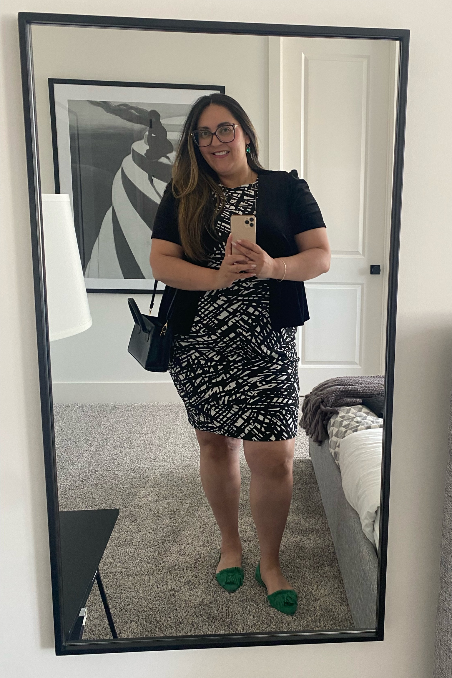 Today’s mirror selfie. Shop this work look
#OOTD
#greenflatshoes #blackandwhiteoutfit #workdress 

#LTKworkwear #LTKplussize #LTKcurves