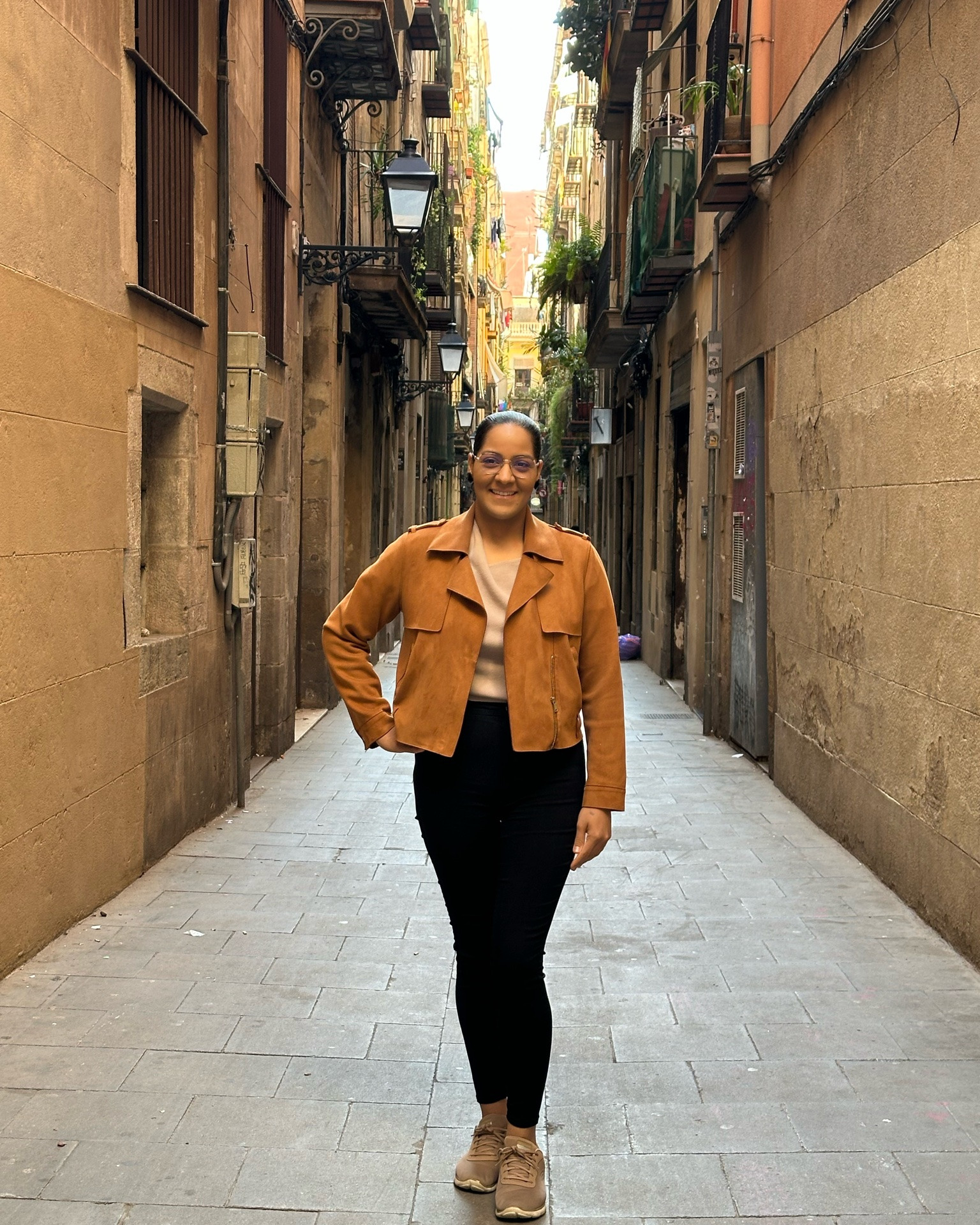 Just walking the streets of Barcelona and taking in all the wonderful coffee shops around me!! ❤️ #barcelona #spain #coffee #cameljacket

#LTKTravel #LTKselfcare #LTKmorningroutine