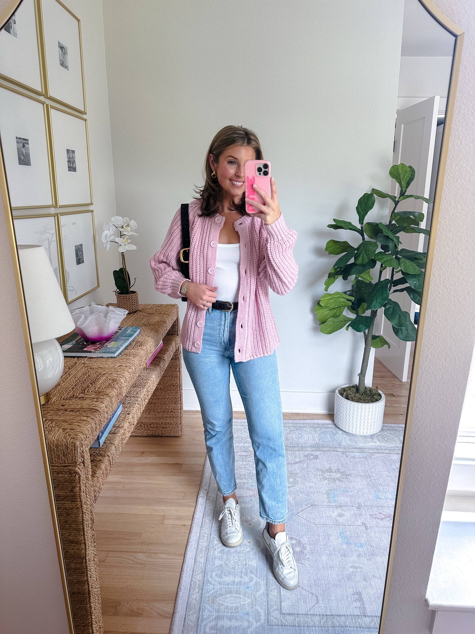 Outfit for London/ Cotswolds! Wearing a S in sweater and 25 in jeans

London outfits // London outfit idea