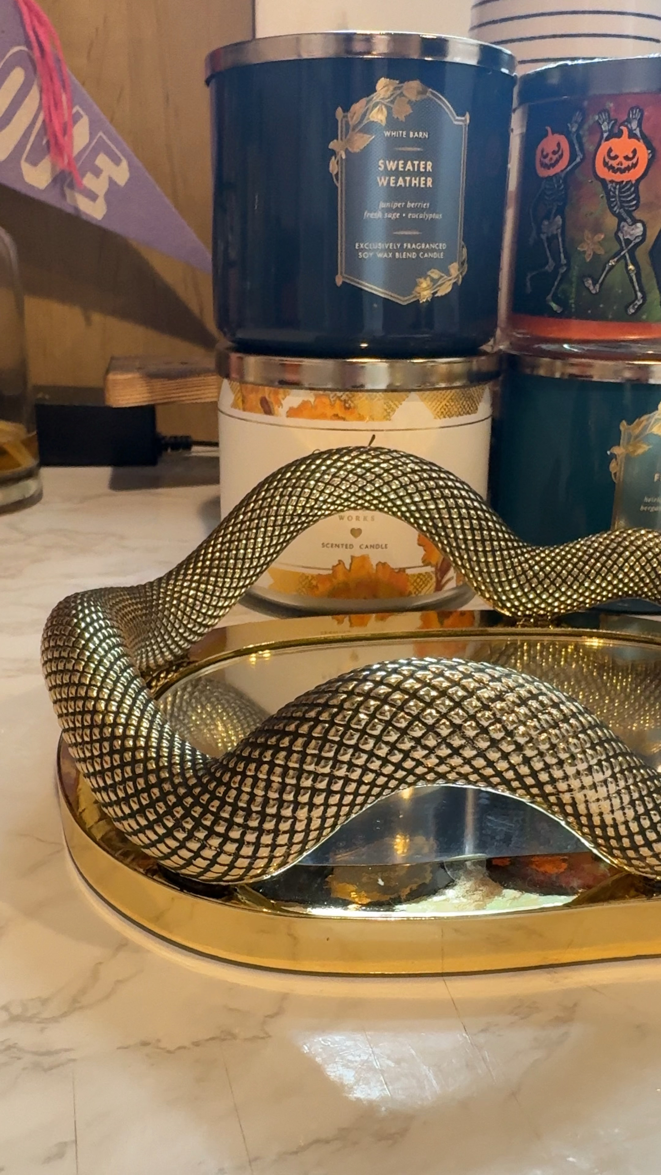 It’s August 1st so that basically means the fall season has begun! I grabbed these from Bath & Body Works since all candles are on sale right now. A must have for Halloween decor 

Spooky season
Halloween 
Home decor 
Candles 
Halloween home decor 
Decor

#LTKHome #LTKSeasonal #LTKVideo