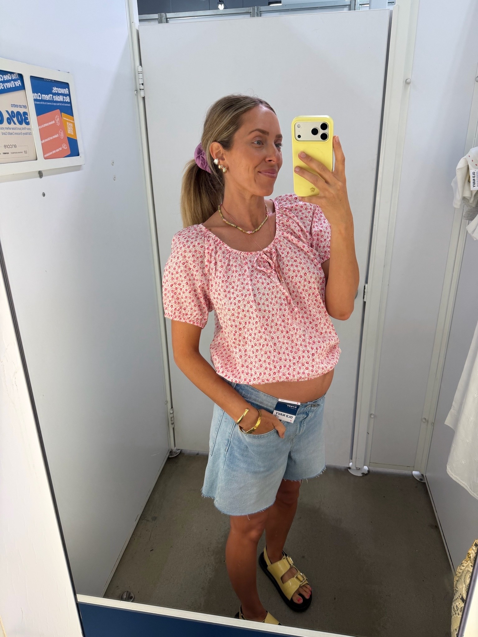 Size m top 
Size 8 shorts