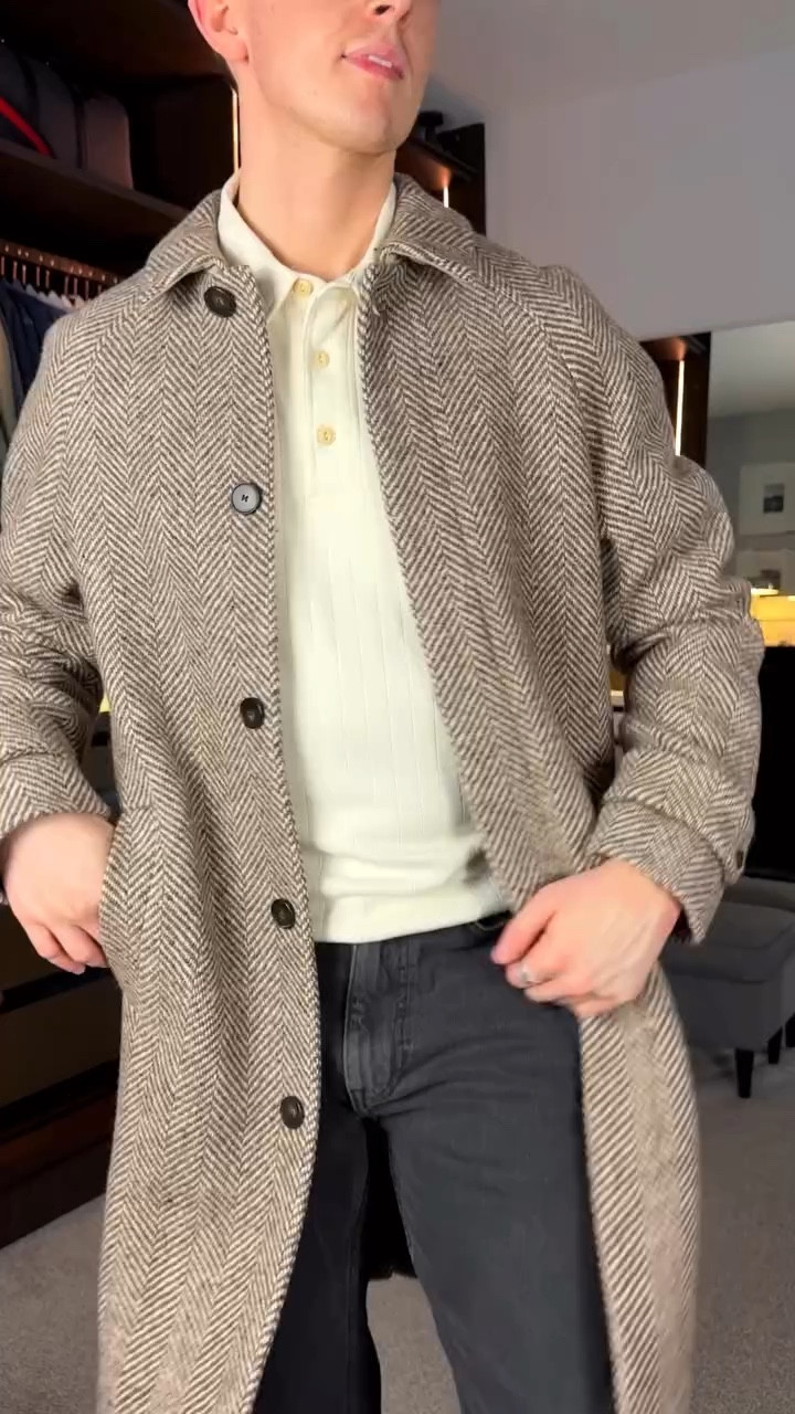 Only good thing about the cold weather is I can keep wearing this @octobre_editions Weldon coat 🤌🏼🕵🏻‍♂️

Jeans are @asos 
Loafers @mango_man 
Fragrance @kayali 
Polo @octobre_editions 

#ootdmen #menstyle #octobreeditions #mangoman #mensspringfashion