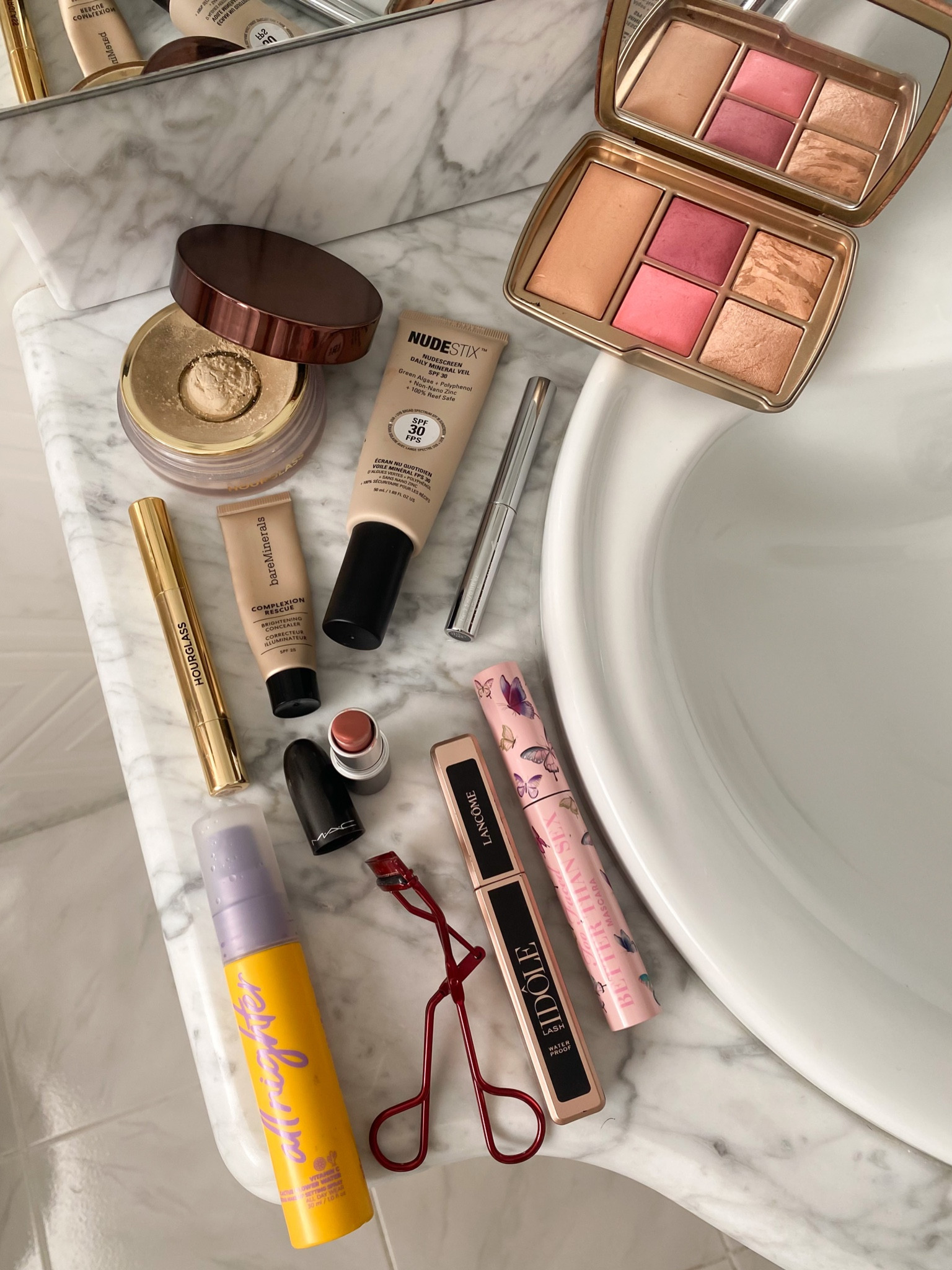 Summer strawberry girl makeup 🍓 Products used:
Base - Nudestix nudescreen (shade: warm)
Concealer - bareMinerals (medium wheat)
Powder - Hourglass (translucent)
Brows - Beauty Pie (hot coffee)
Eyelash curler - Tweezerman
Mascara - Lancôme lash idôle waterproof + Too Faced better than sex
Blush - Hourglass ambient light palette
Lipstick - MAC (kinda sexy) 
Lip gloss - Hourglass (slip)
Setting spray - Urban Decay

#LTKbeauty