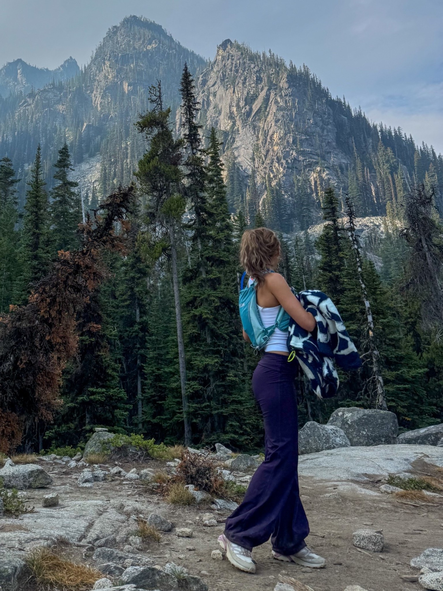 Full @fpmovement hike outfit!! Wearing xs in all #fpmovementpartner

#LTKActive #LTKootd